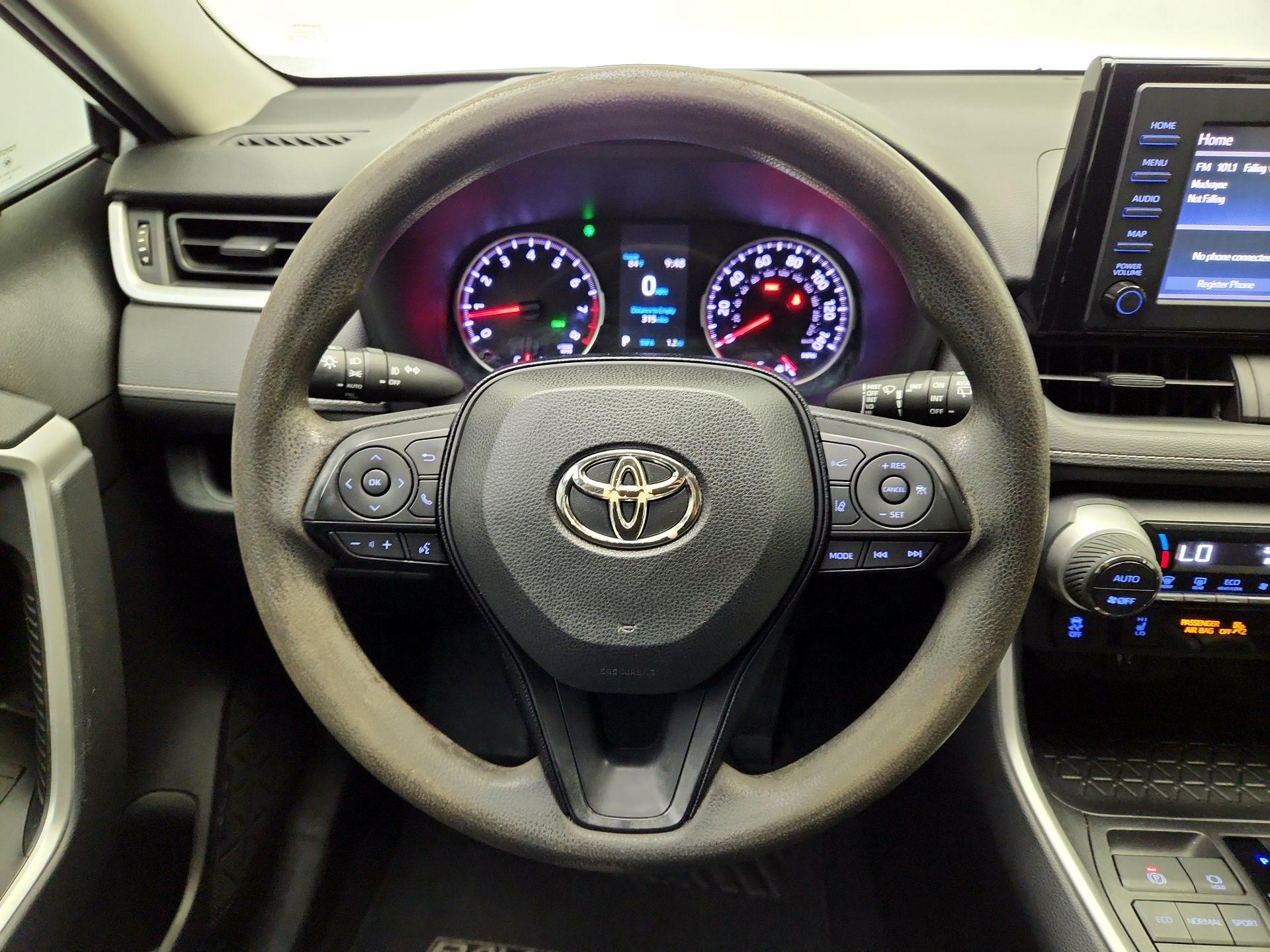 Thumbnail: 2019 Toyota RAV4 - 10