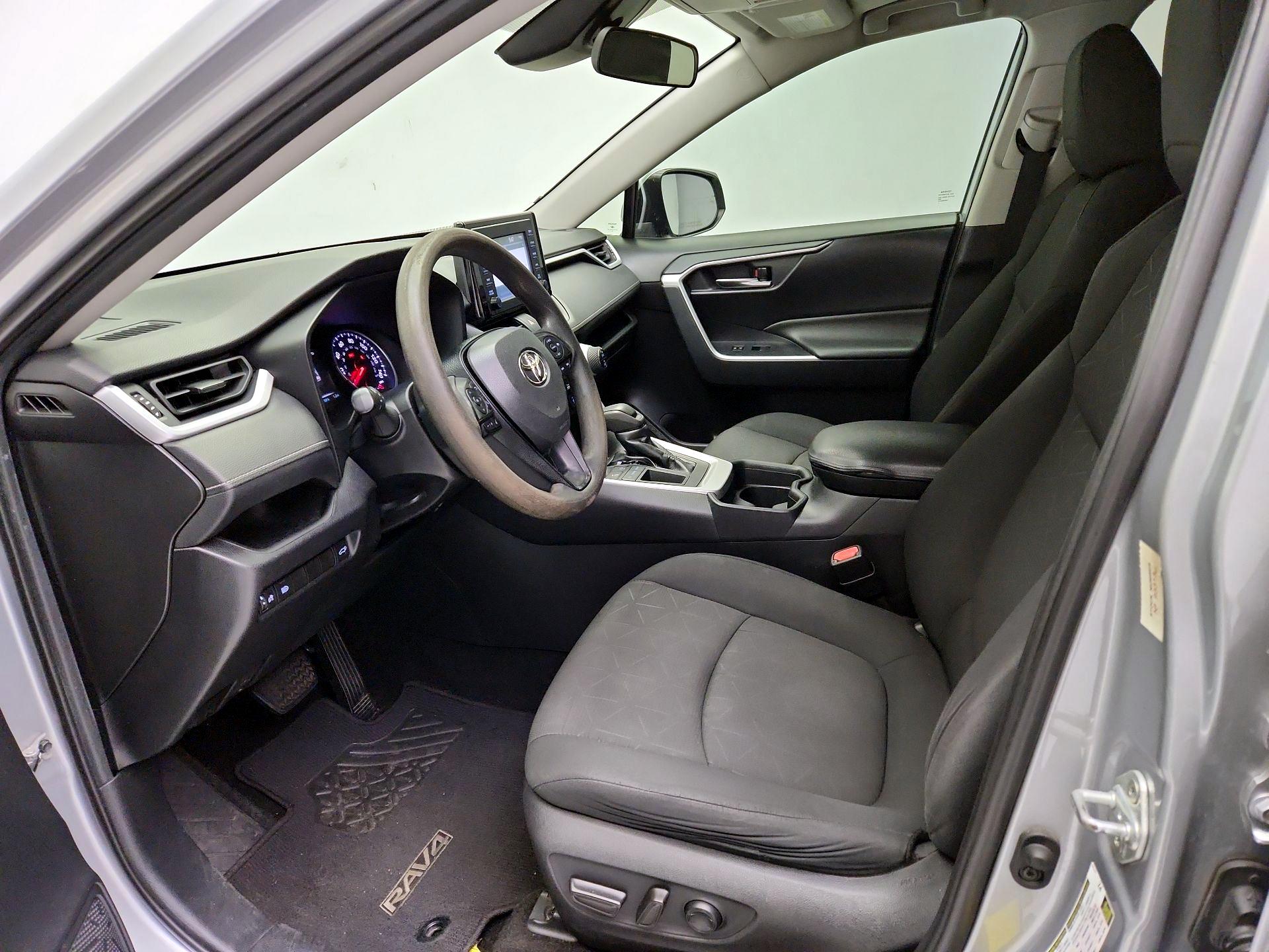 Thumbnail: 2019 Toyota RAV4 - 11
