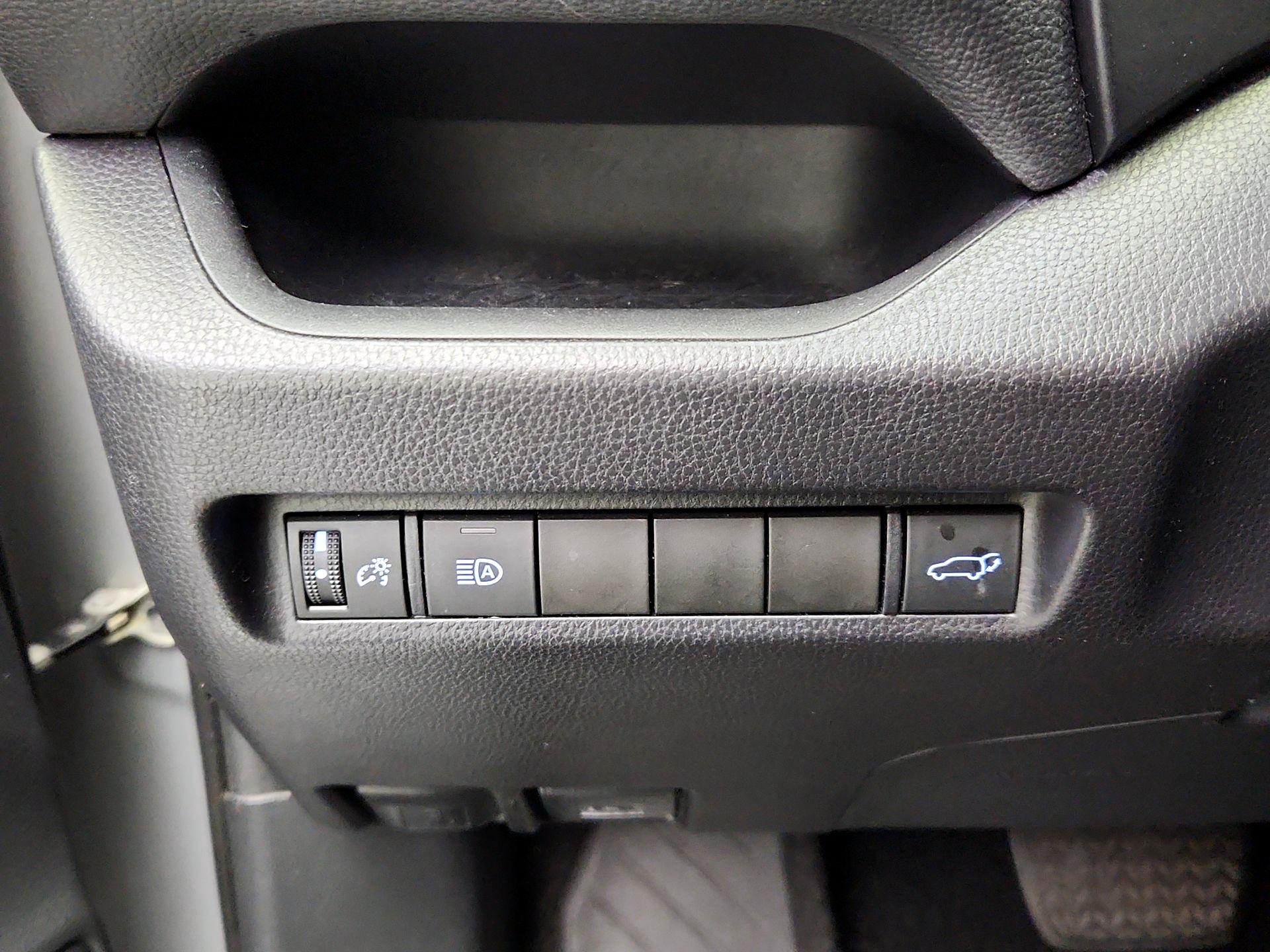 Thumbnail: 2019 Toyota RAV4 - 13