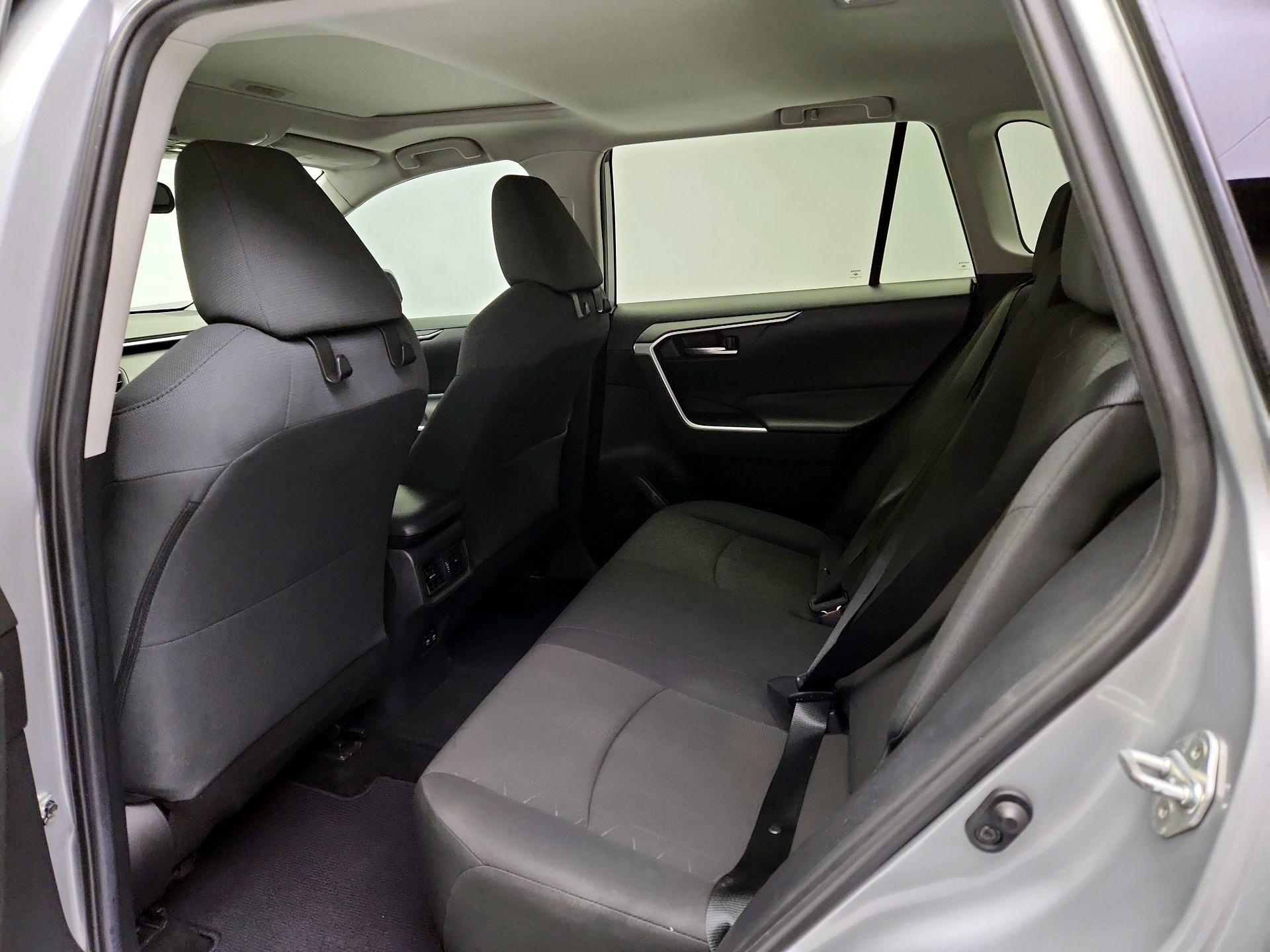 Thumbnail: 2019 Toyota RAV4 - 20