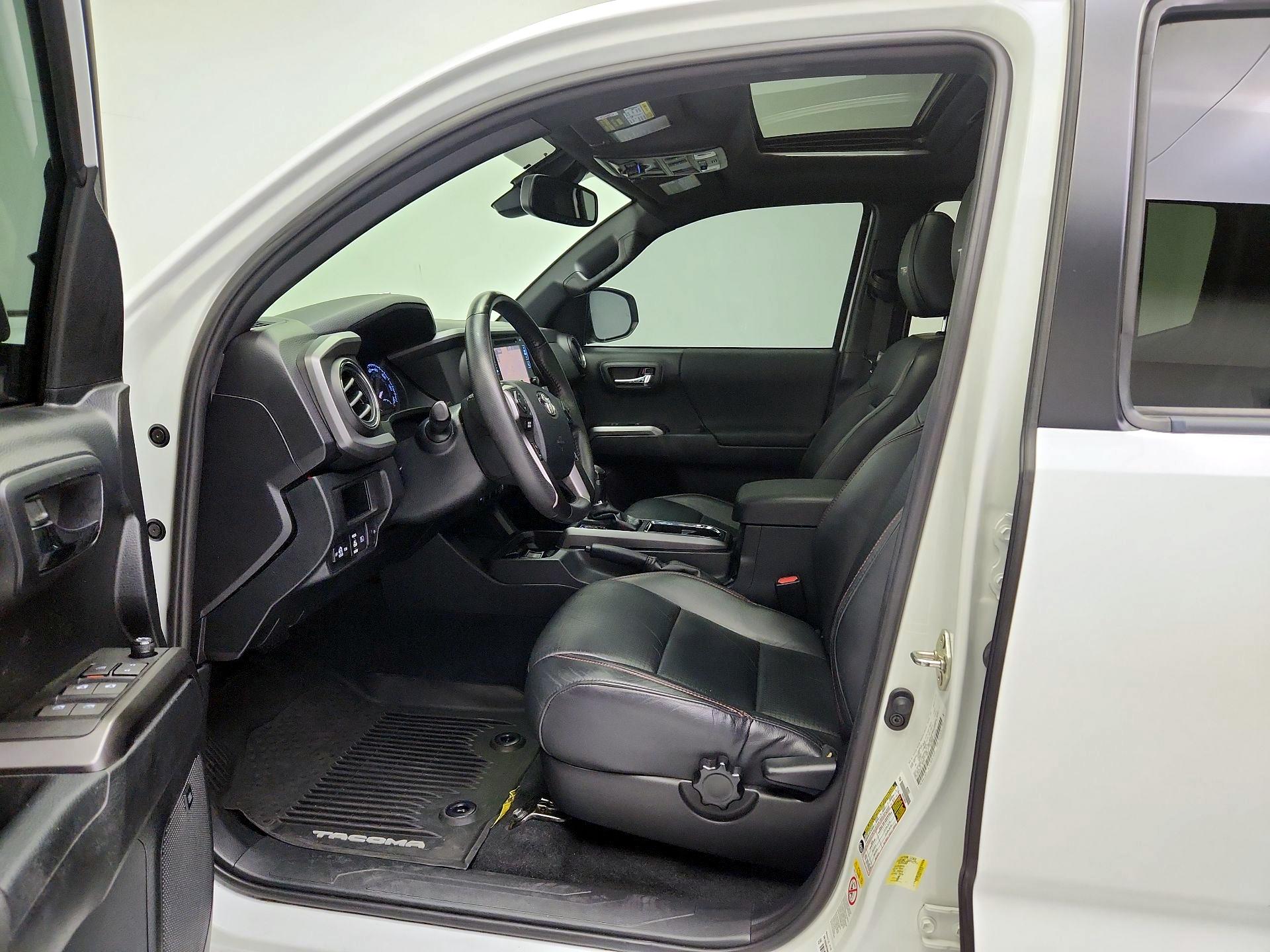 Thumbnail: 2019 Toyota Tacoma - 11