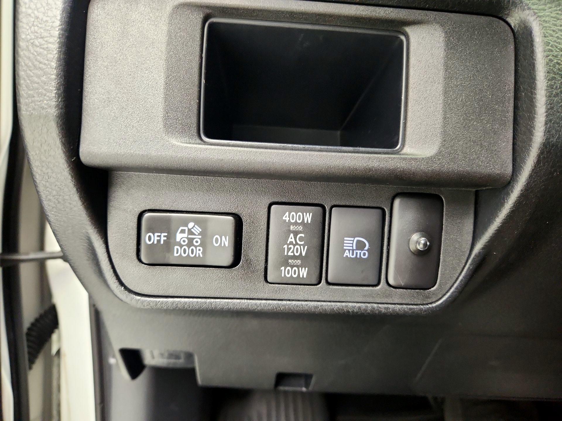 Thumbnail: 2019 Toyota Tacoma - 13