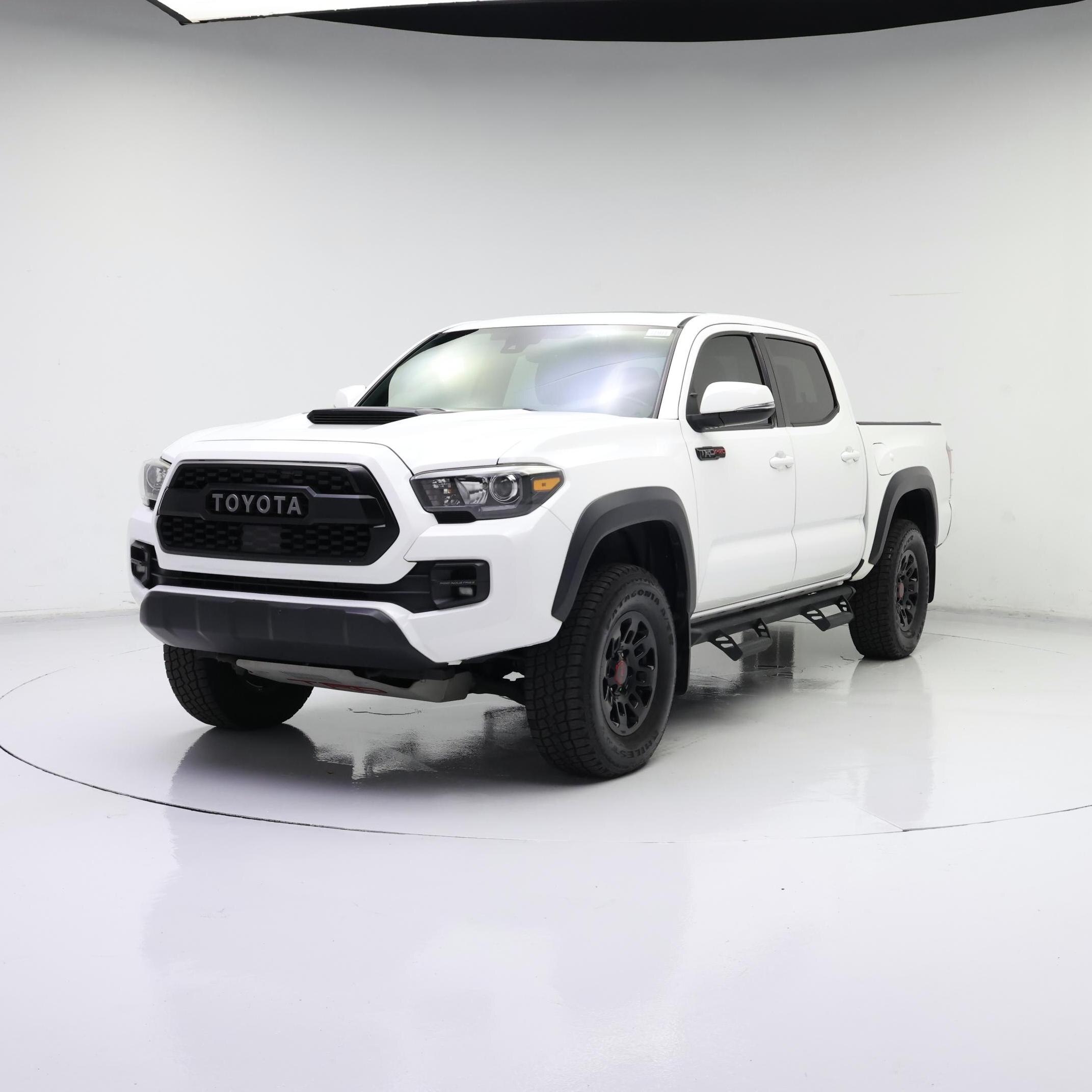 Thumbnail: 2019 Toyota Tacoma - 4