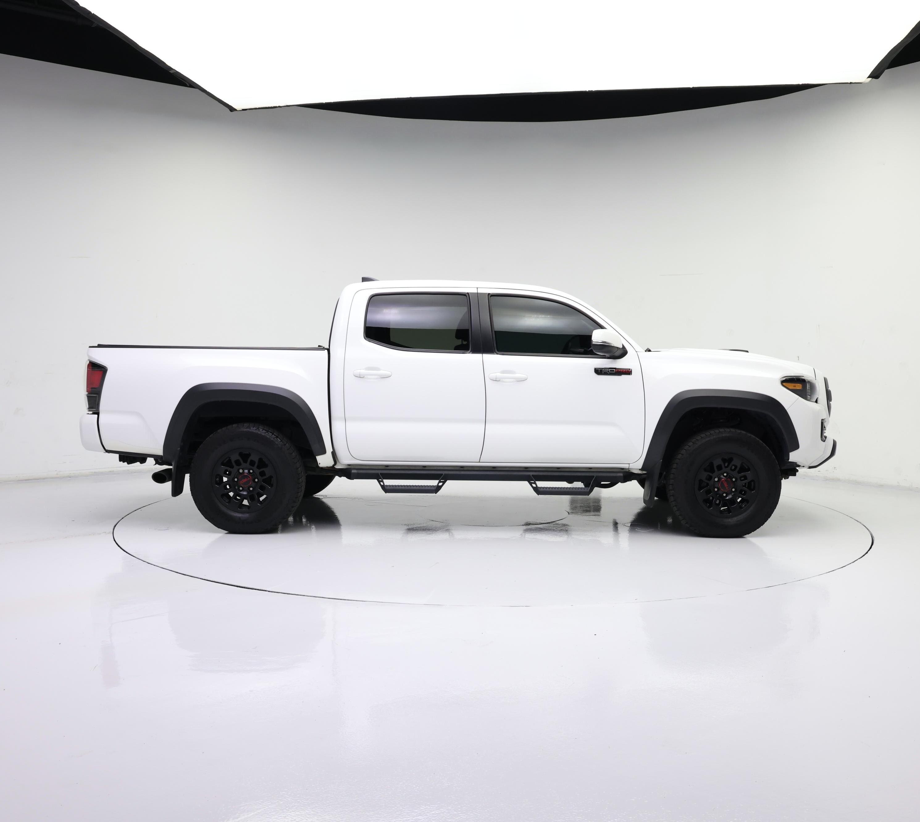 Thumbnail: 2019 Toyota Tacoma - 7
