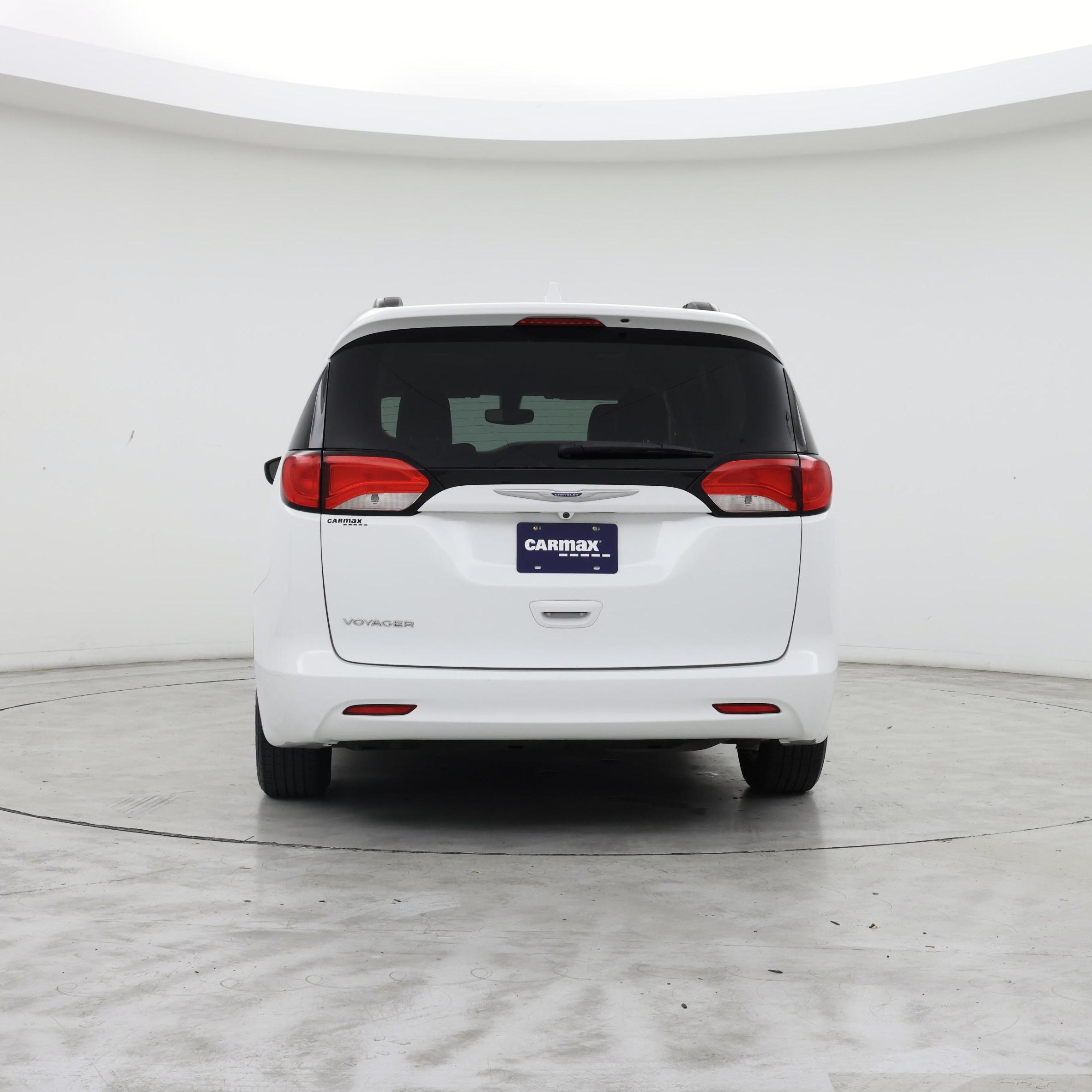 Thumbnail: 2020 Chrysler Voyager - 6