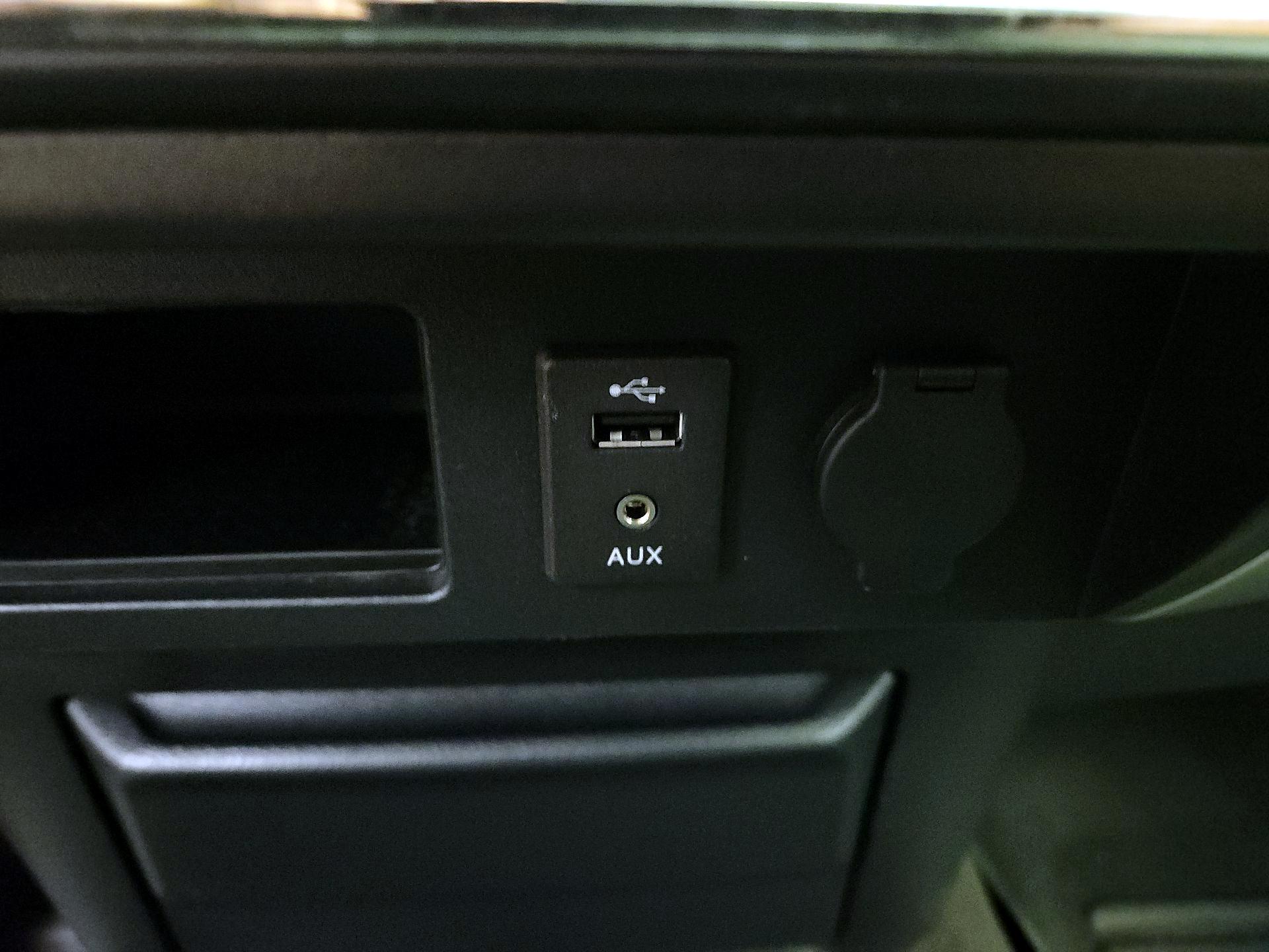 Thumbnail: 2017 Nissan Titan - 17