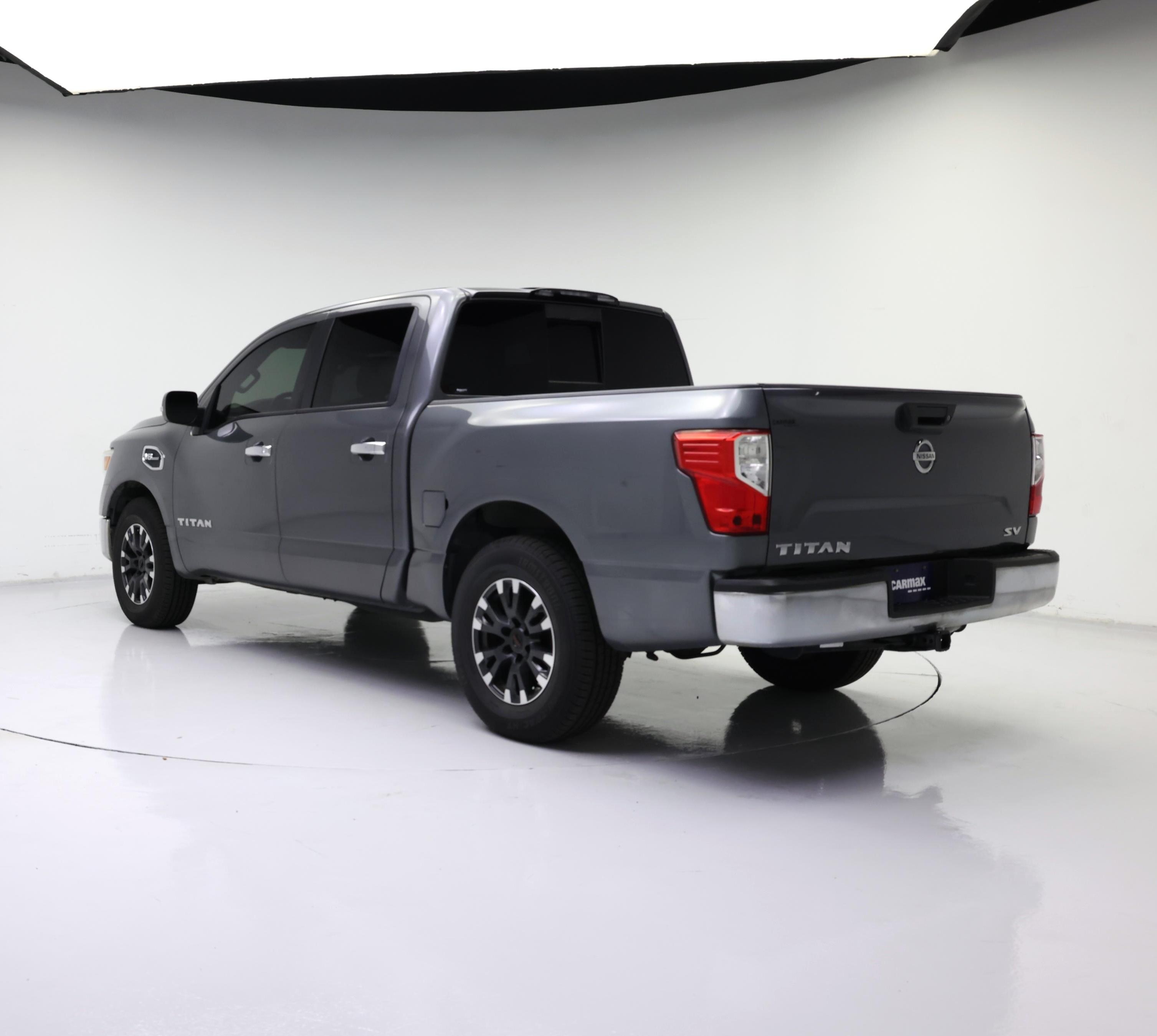 Thumbnail: 2017 Nissan Titan - 2