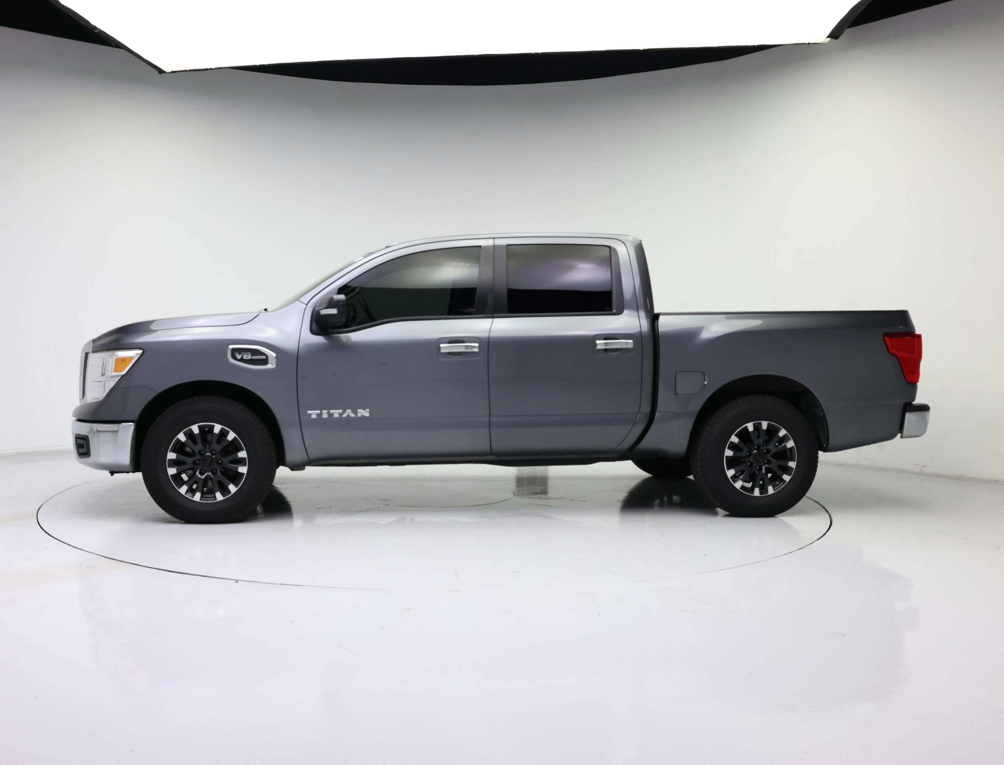 Thumbnail: 2017 Nissan Titan - 3