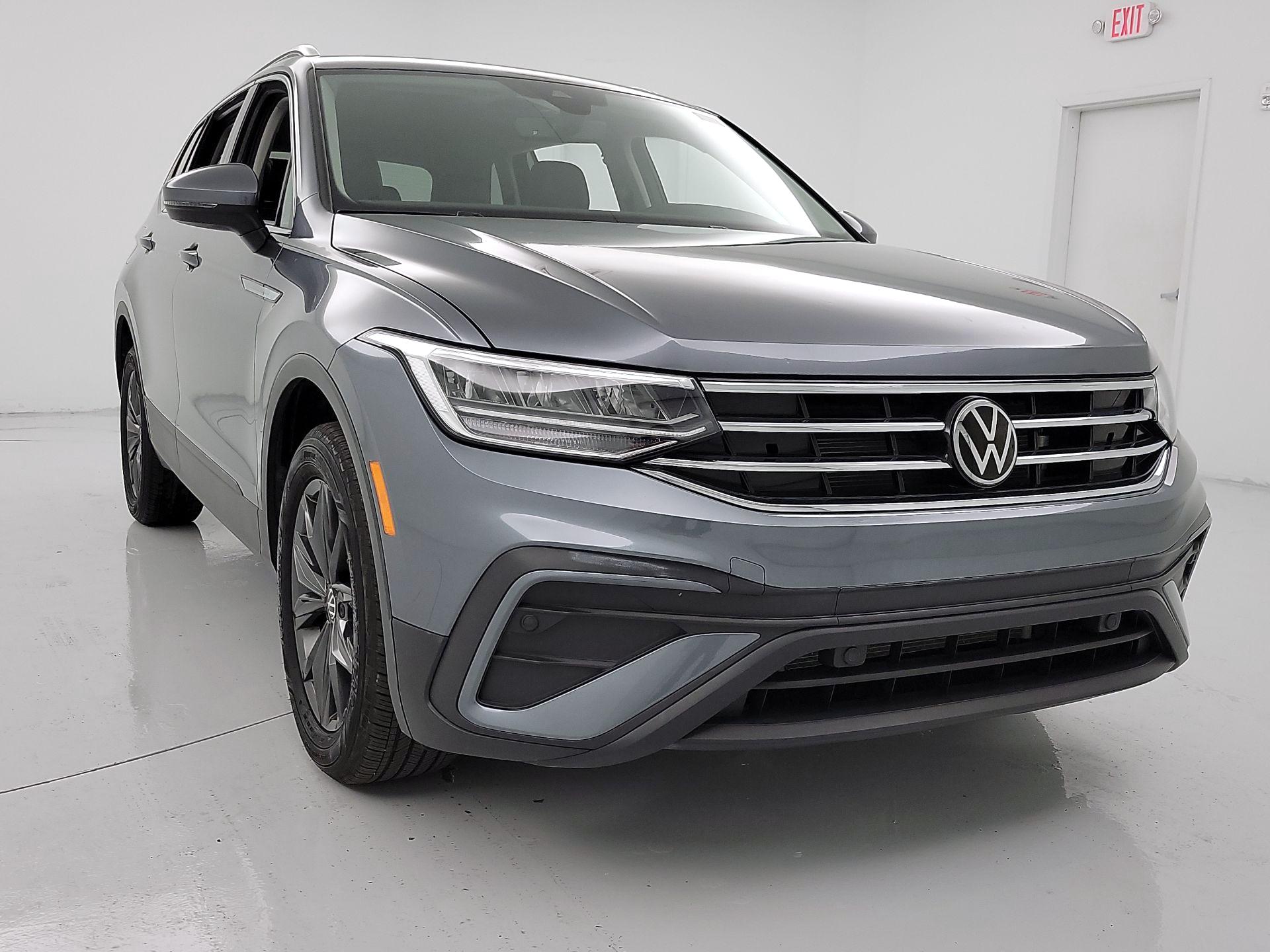 Thumbnail: 2022 Volkswagen Tiguan - 1