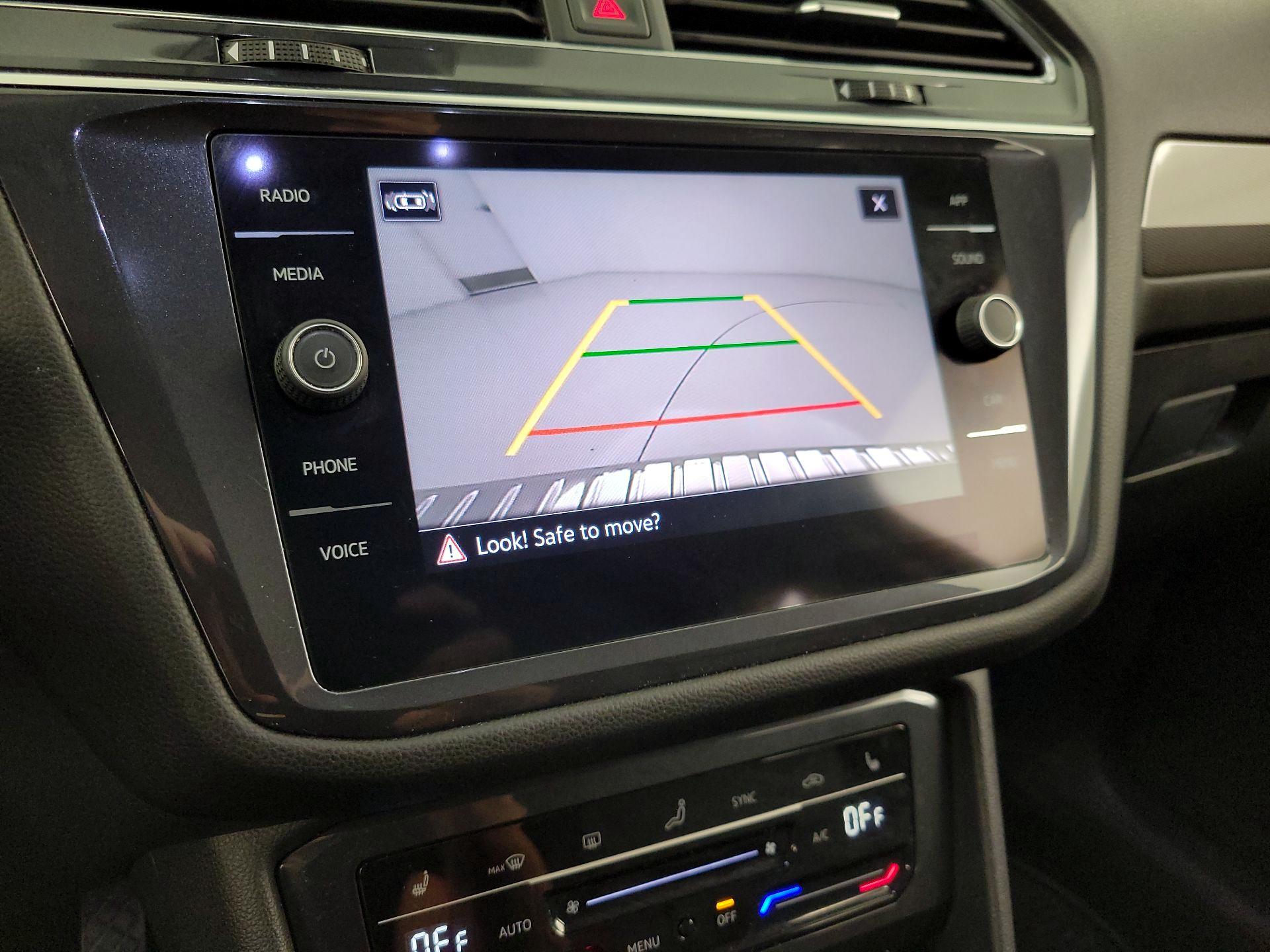 Thumbnail: 2022 Volkswagen Tiguan - 12