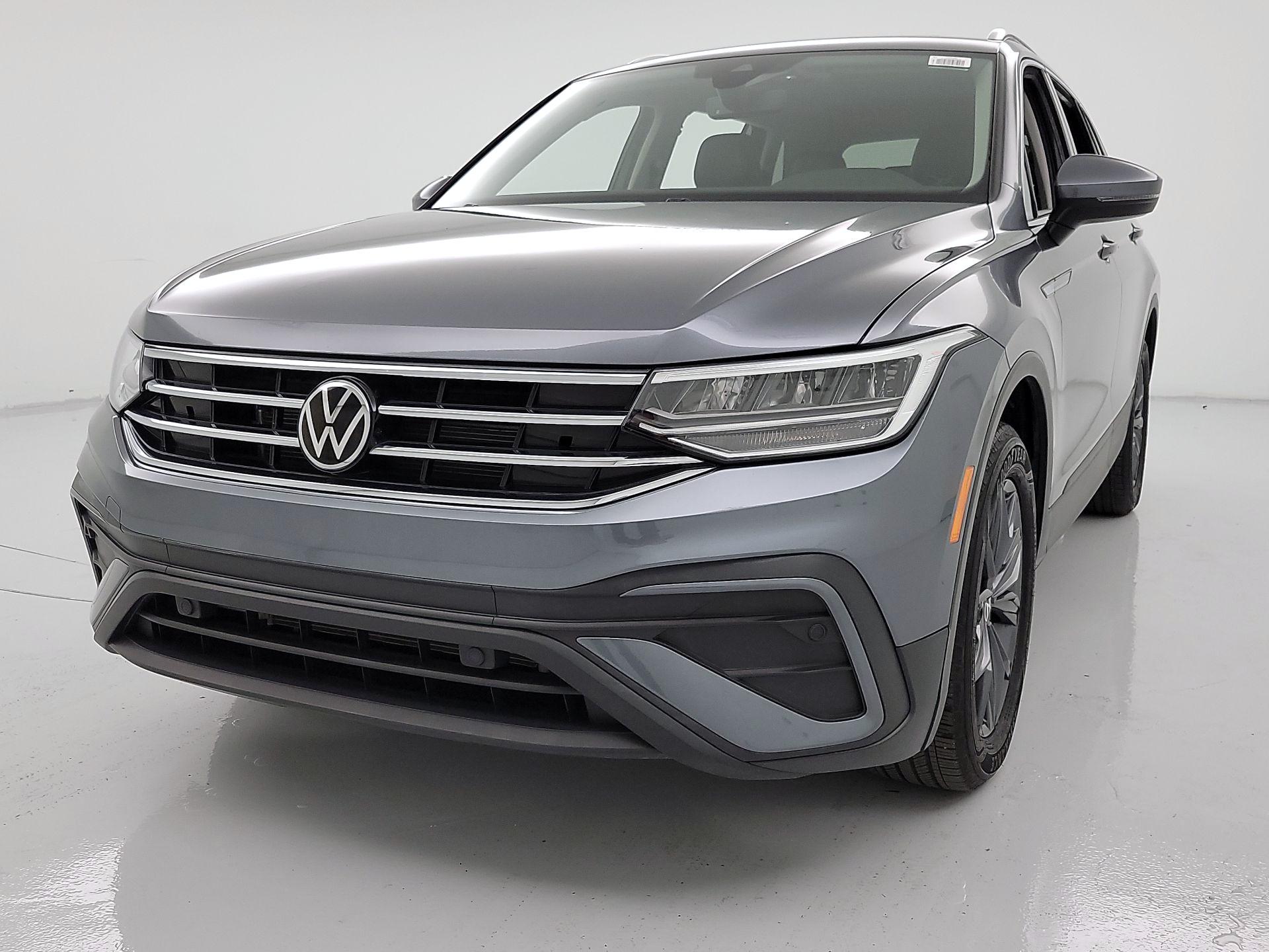 Thumbnail: 2022 Volkswagen Tiguan - 3