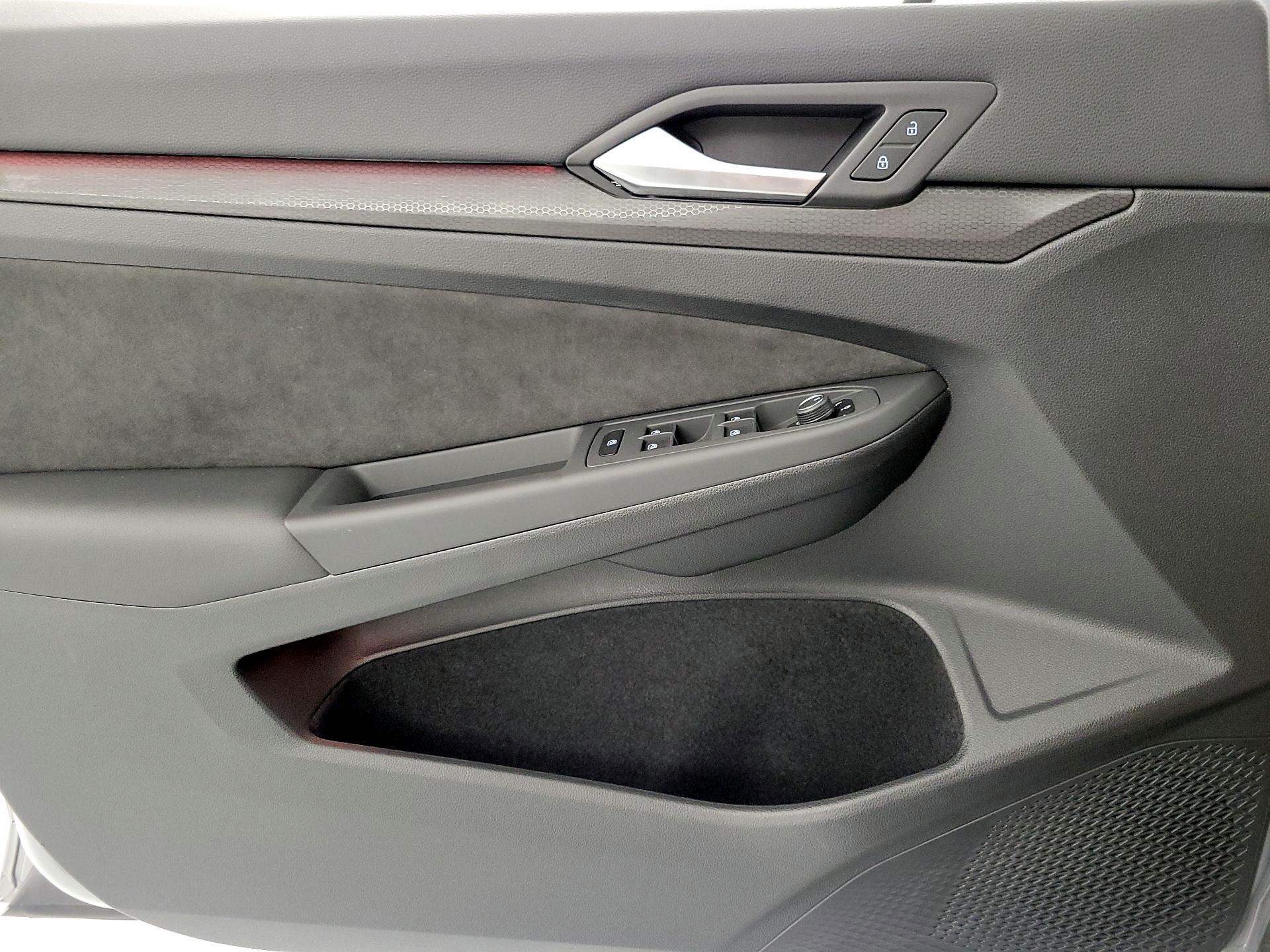 Thumbnail: 2024 Volkswagen Golf - 12