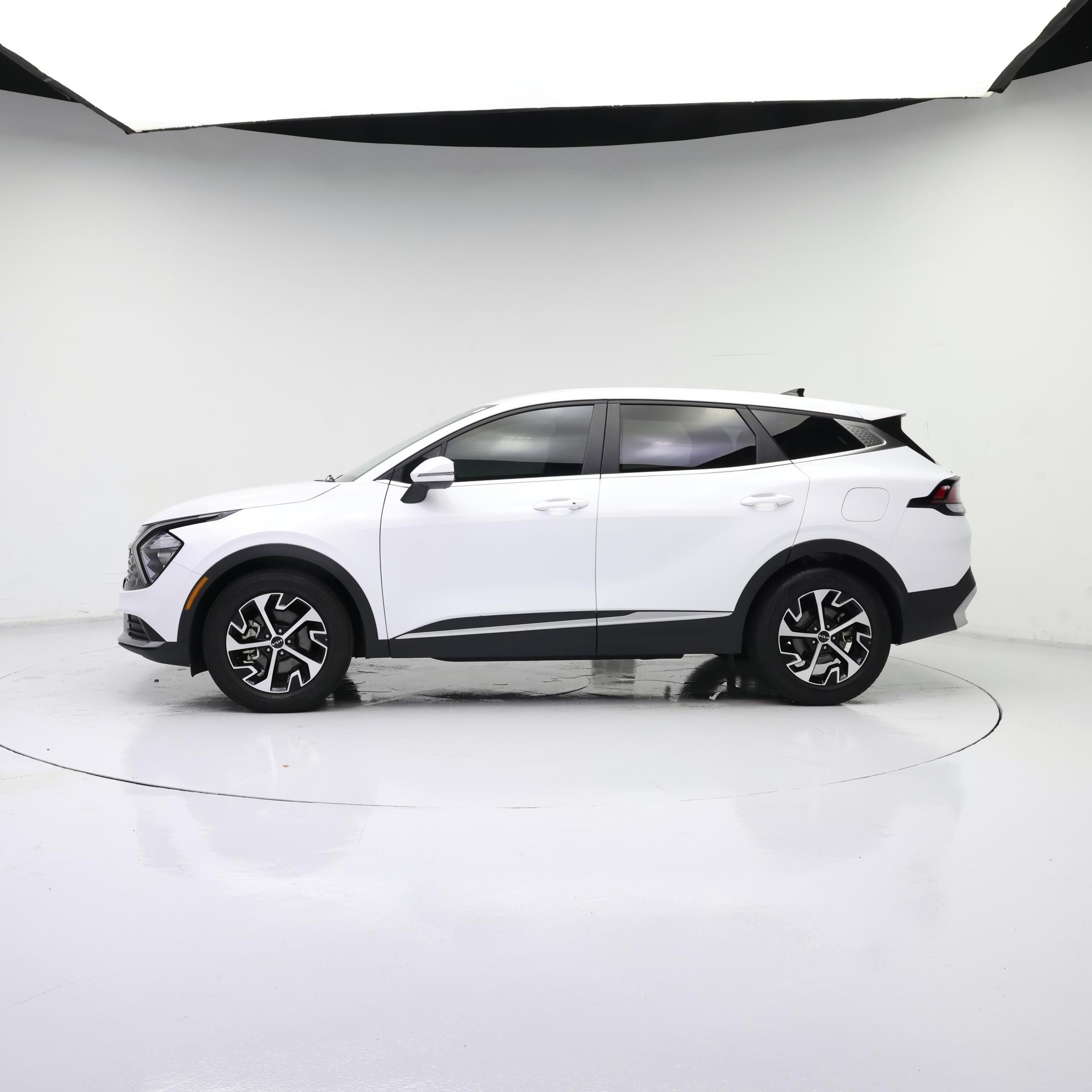 Thumbnail: 2023 Kia Sportage - 3