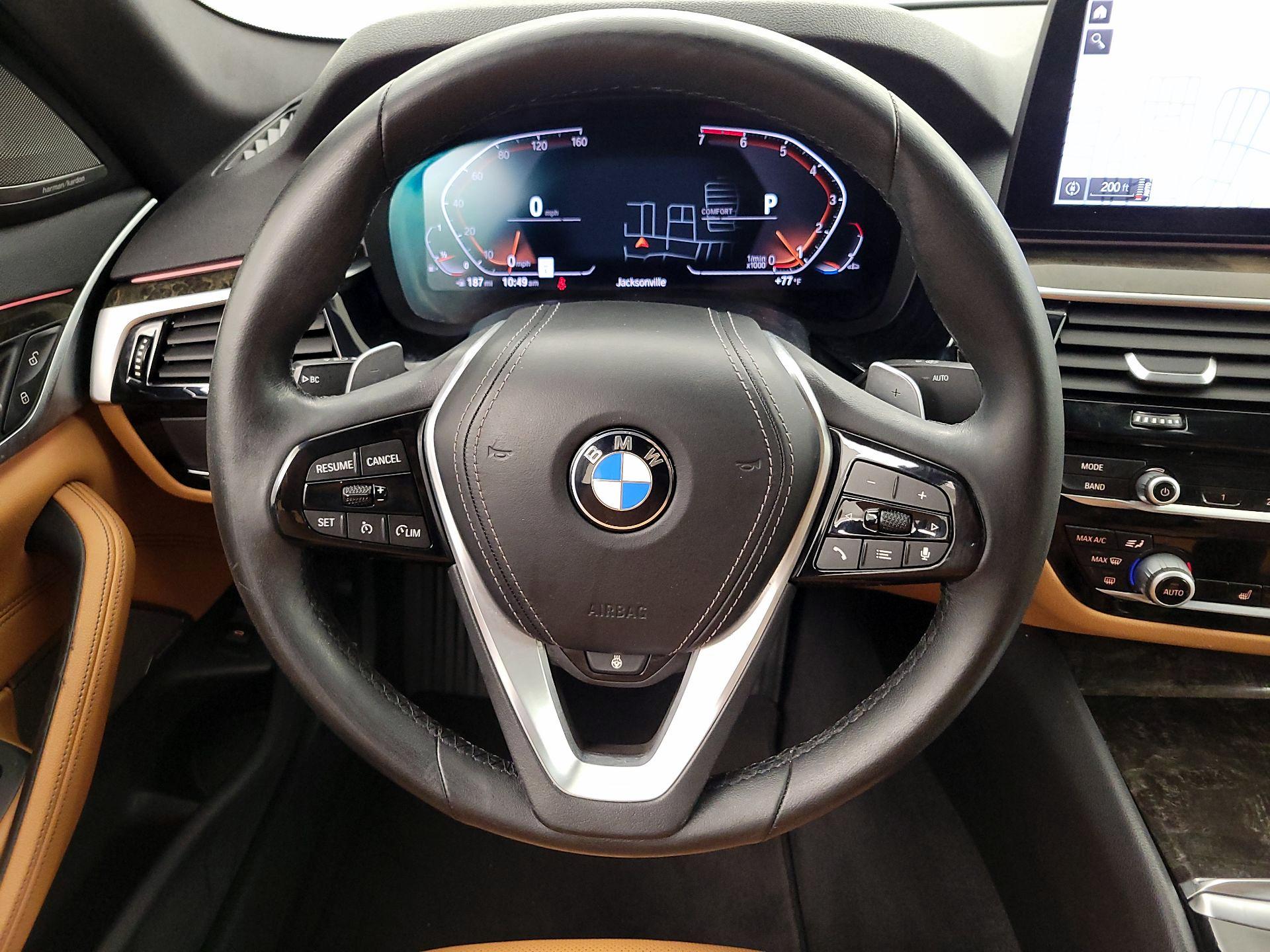 Thumbnail: 2021 BMW 5 Series - 10