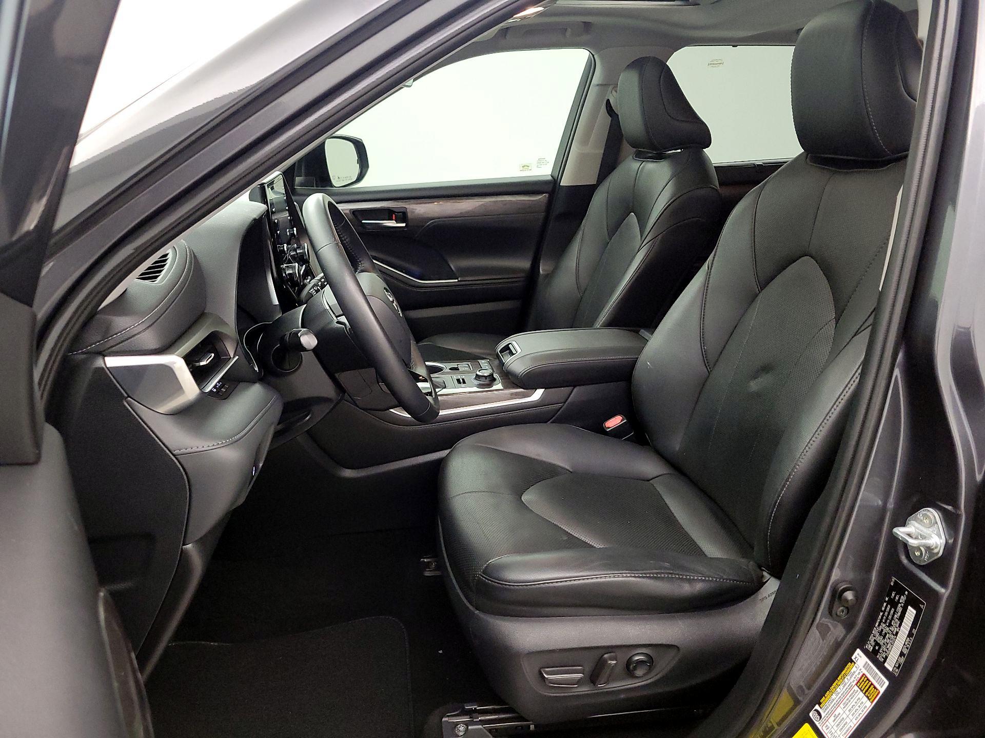 Thumbnail: 2020 Toyota Highlander - 11