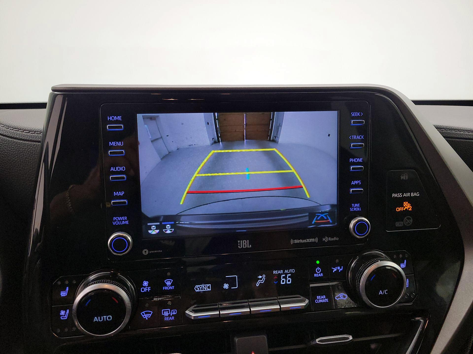 Thumbnail: 2020 Toyota Highlander - 15