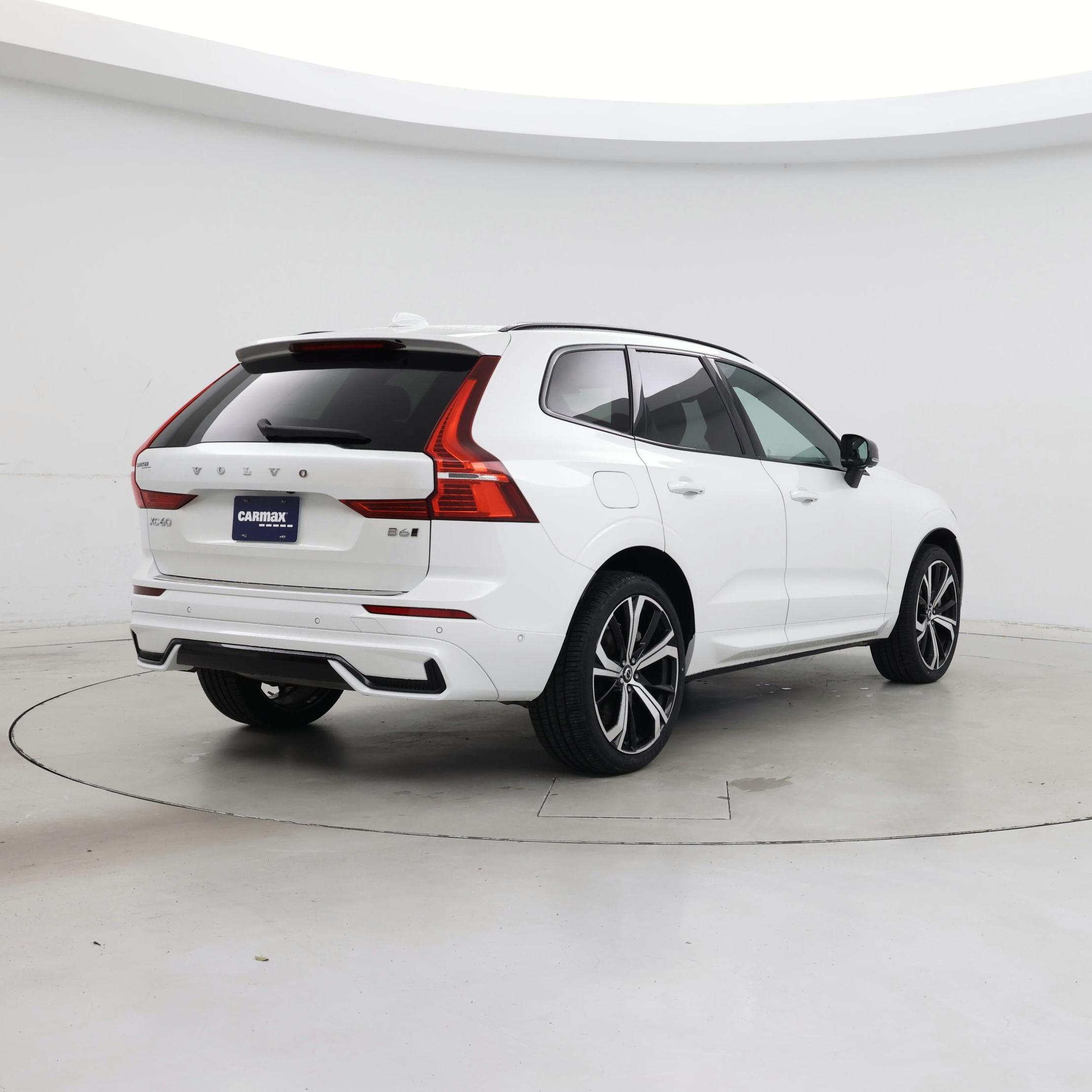 Thumbnail: 2022 Volvo XC60 - 8