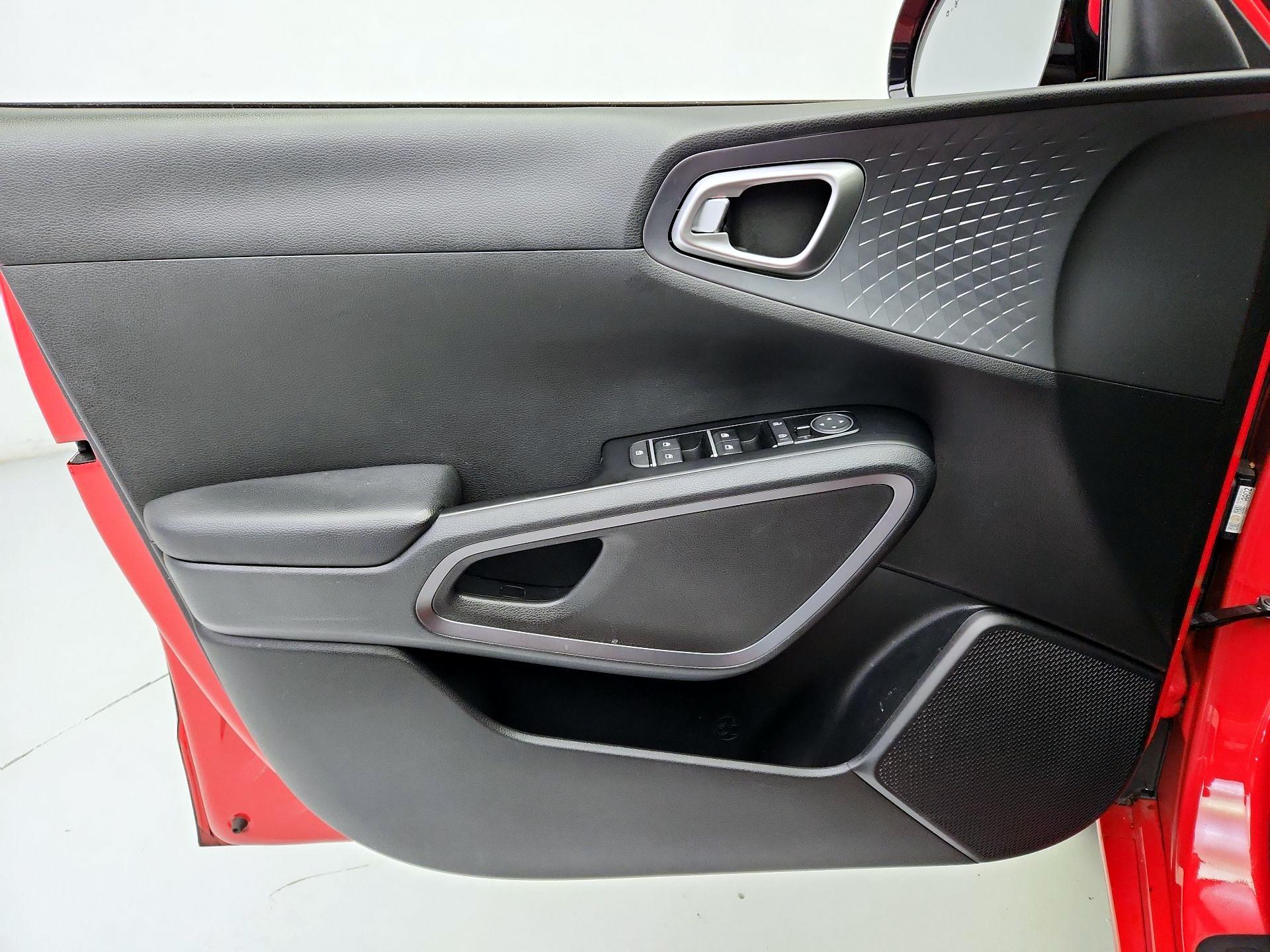 Thumbnail: 2020 Kia Soul - 12