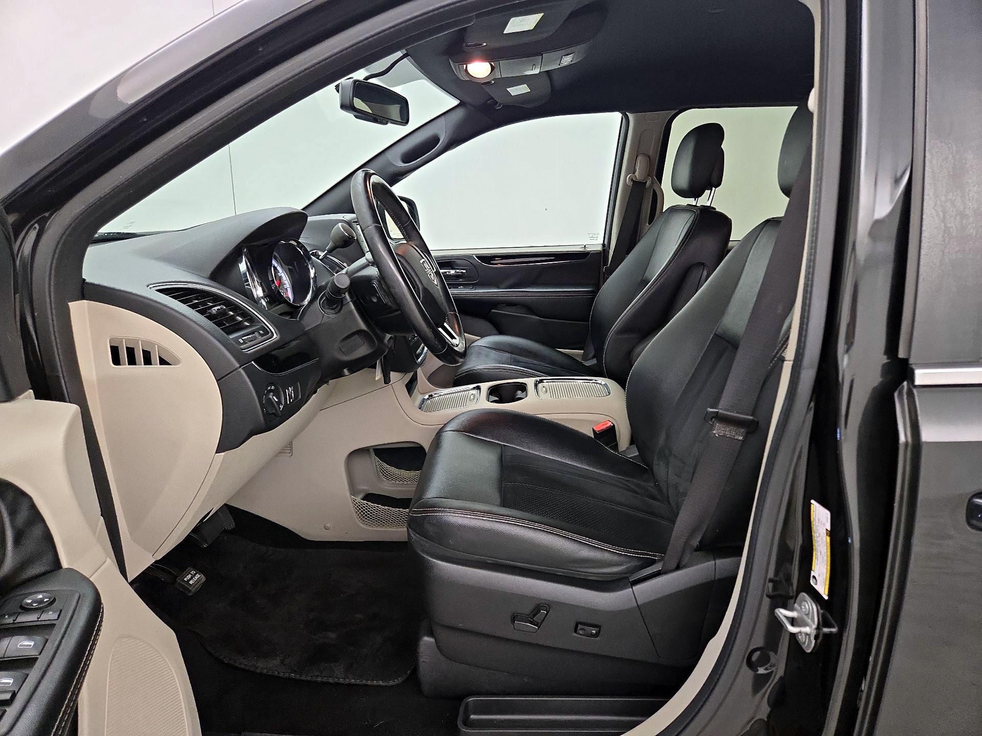 Thumbnail: 2018 Dodge Grand Caravan - 11