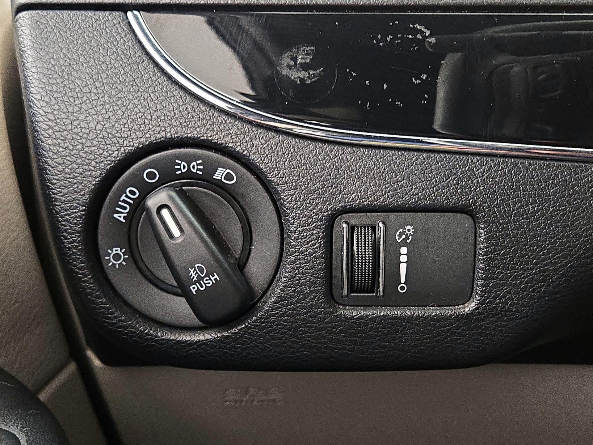 Thumbnail: 2018 Dodge Grand Caravan - 13