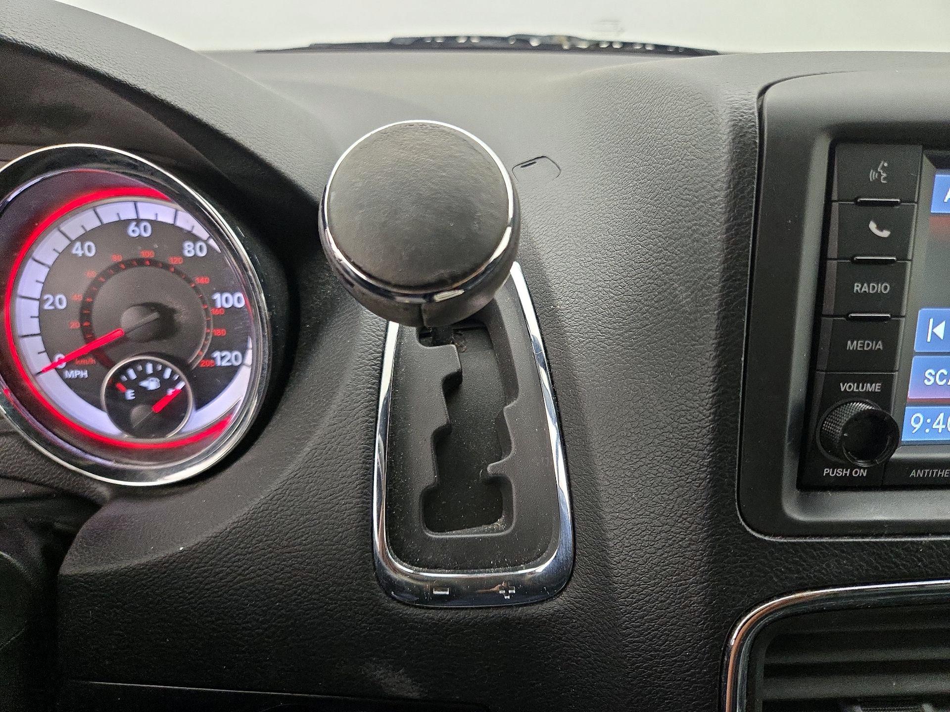 Thumbnail: 2018 Dodge Grand Caravan - 17