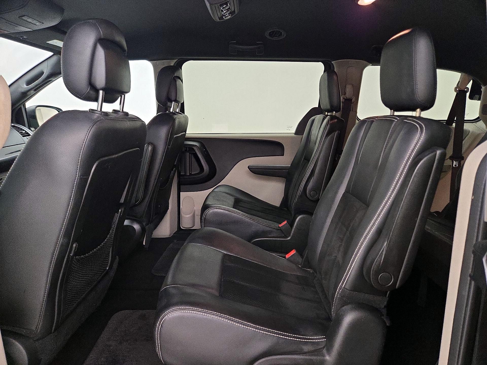 Thumbnail: 2018 Dodge Grand Caravan - 19