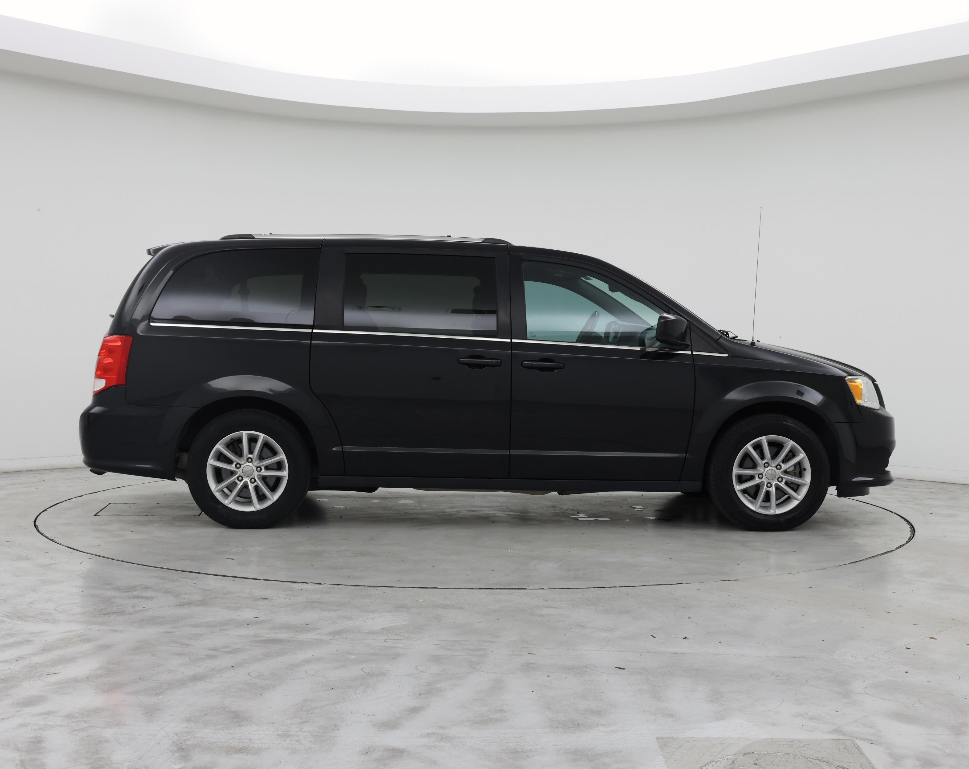 Thumbnail: 2018 Dodge Grand Caravan - 7