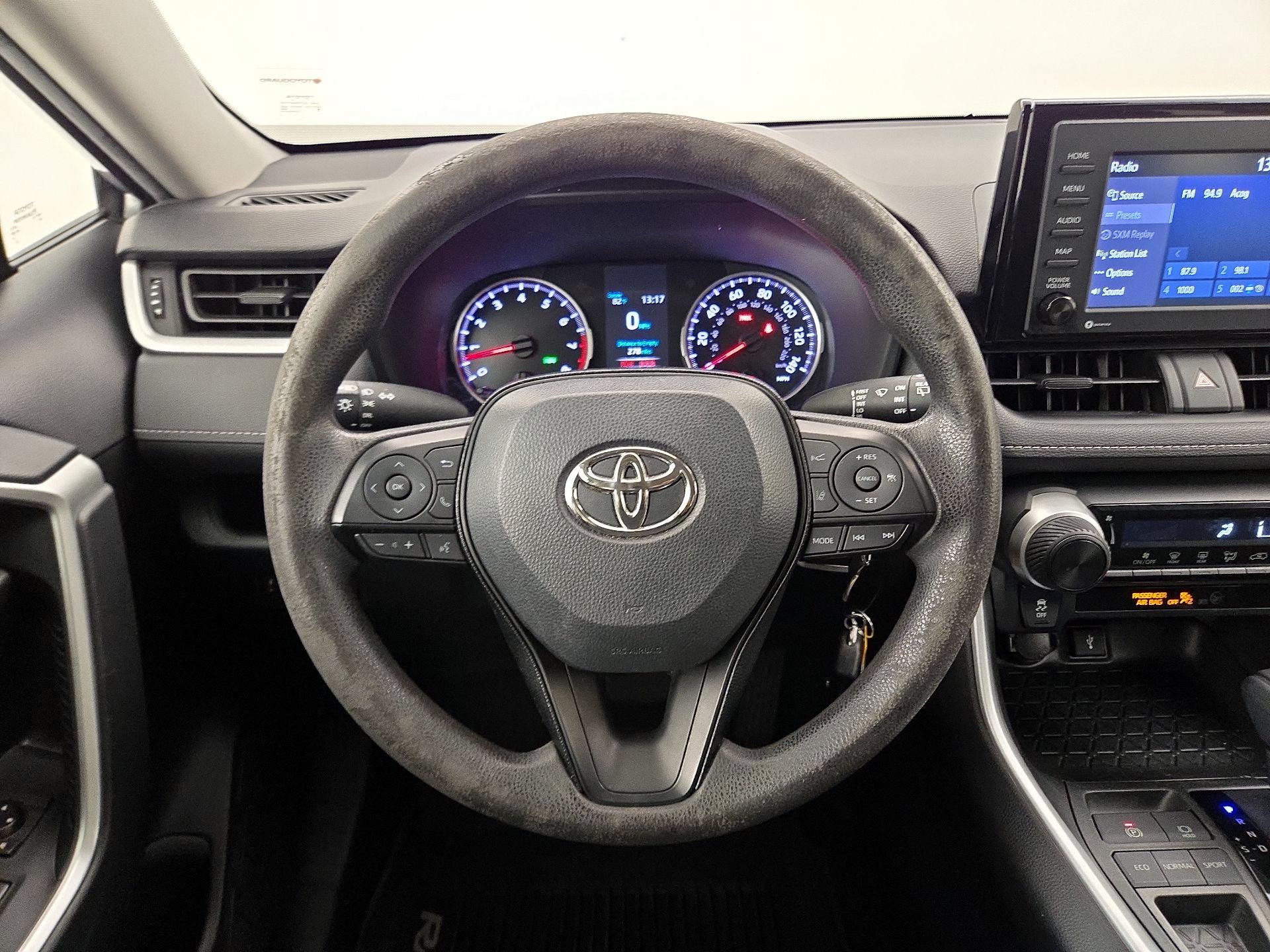 Thumbnail: 2020 Toyota RAV4 - 10