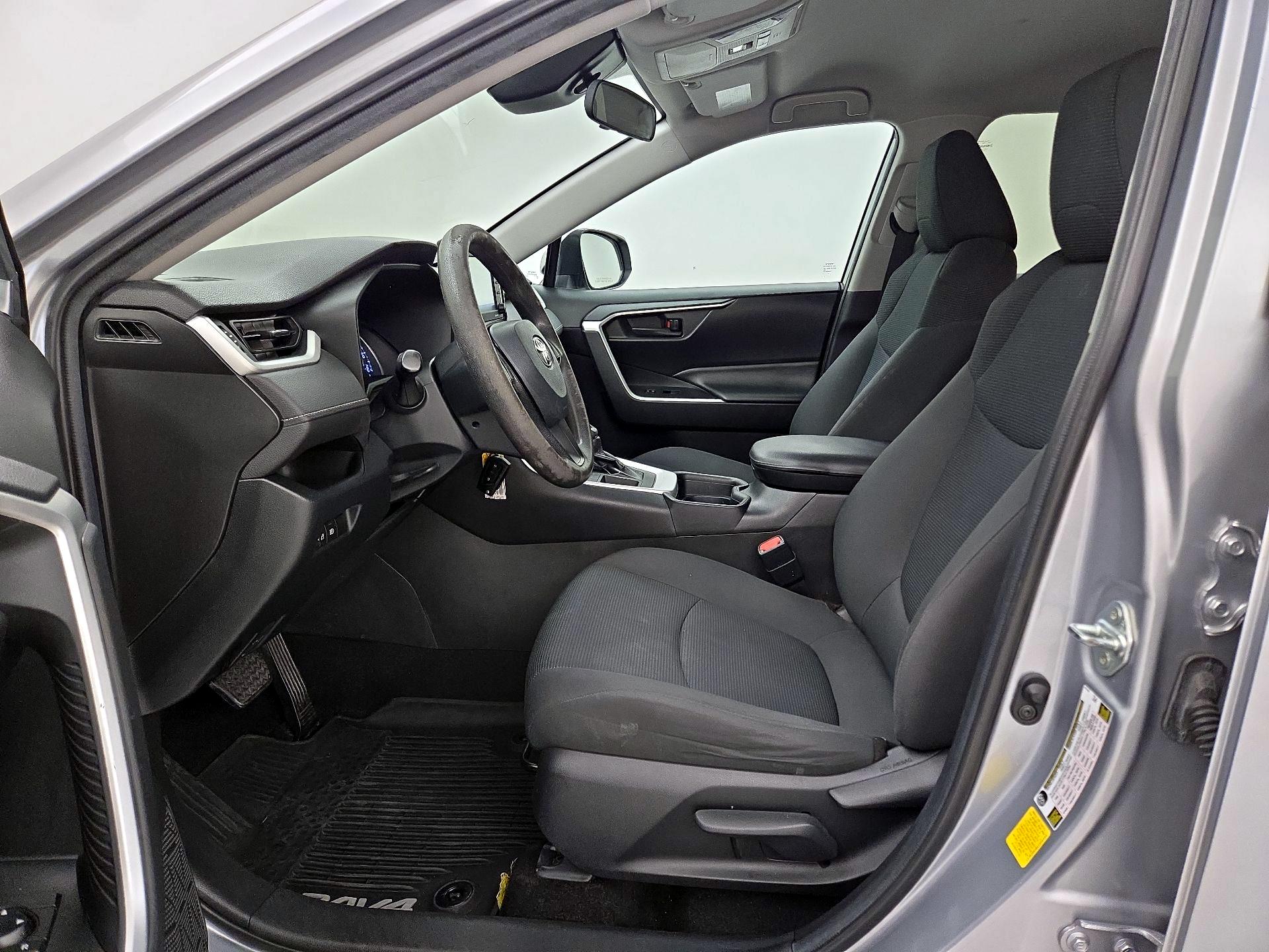 Thumbnail: 2020 Toyota RAV4 - 11