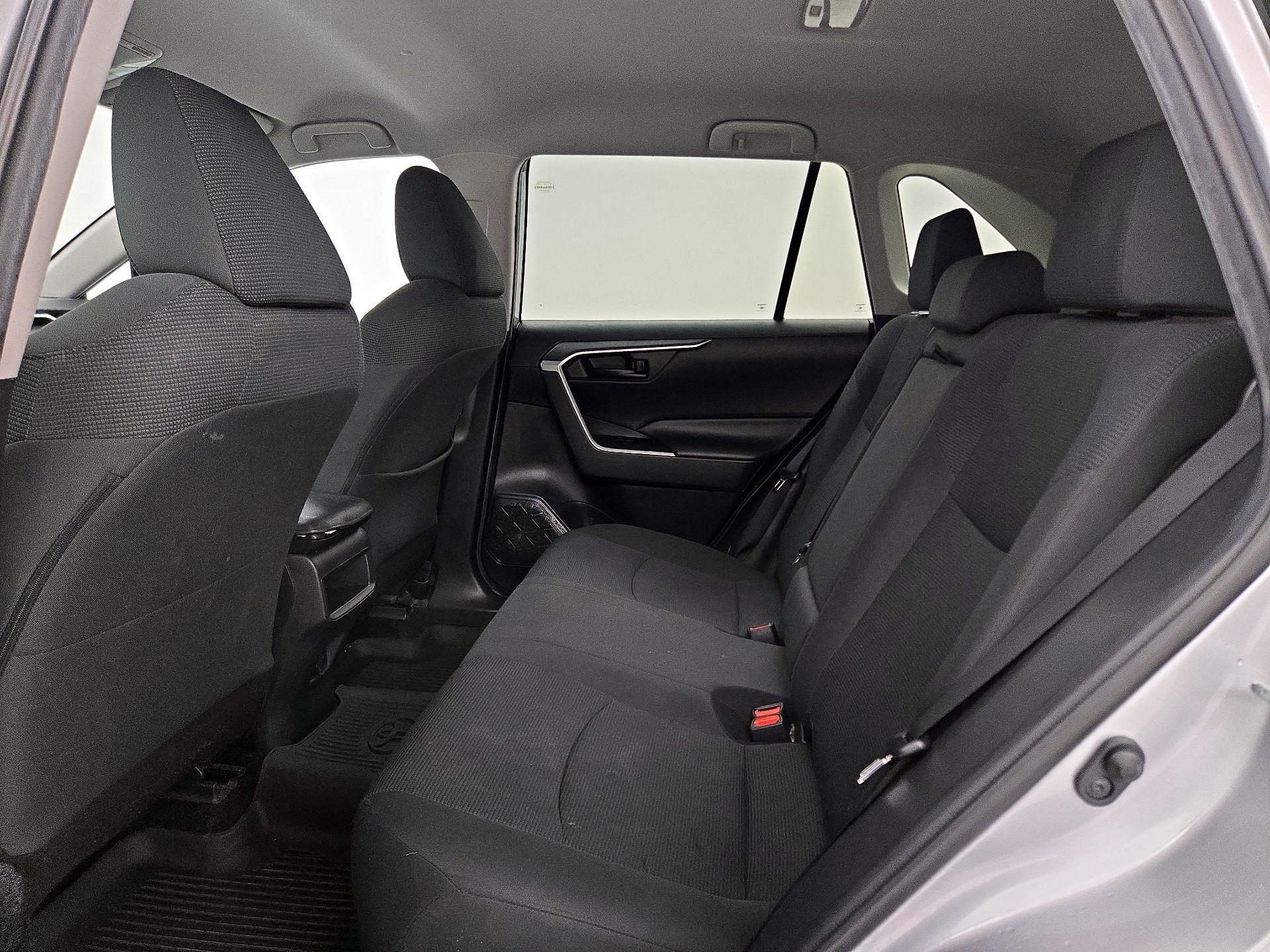 Thumbnail: 2020 Toyota RAV4 - 19