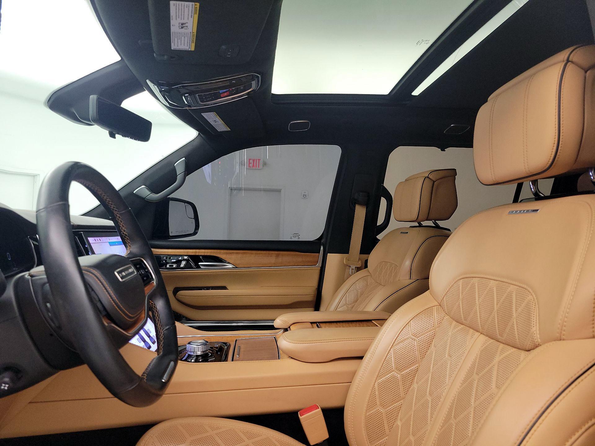 Thumbnail: 2022 Jeep Grand Wagoneer - 16
