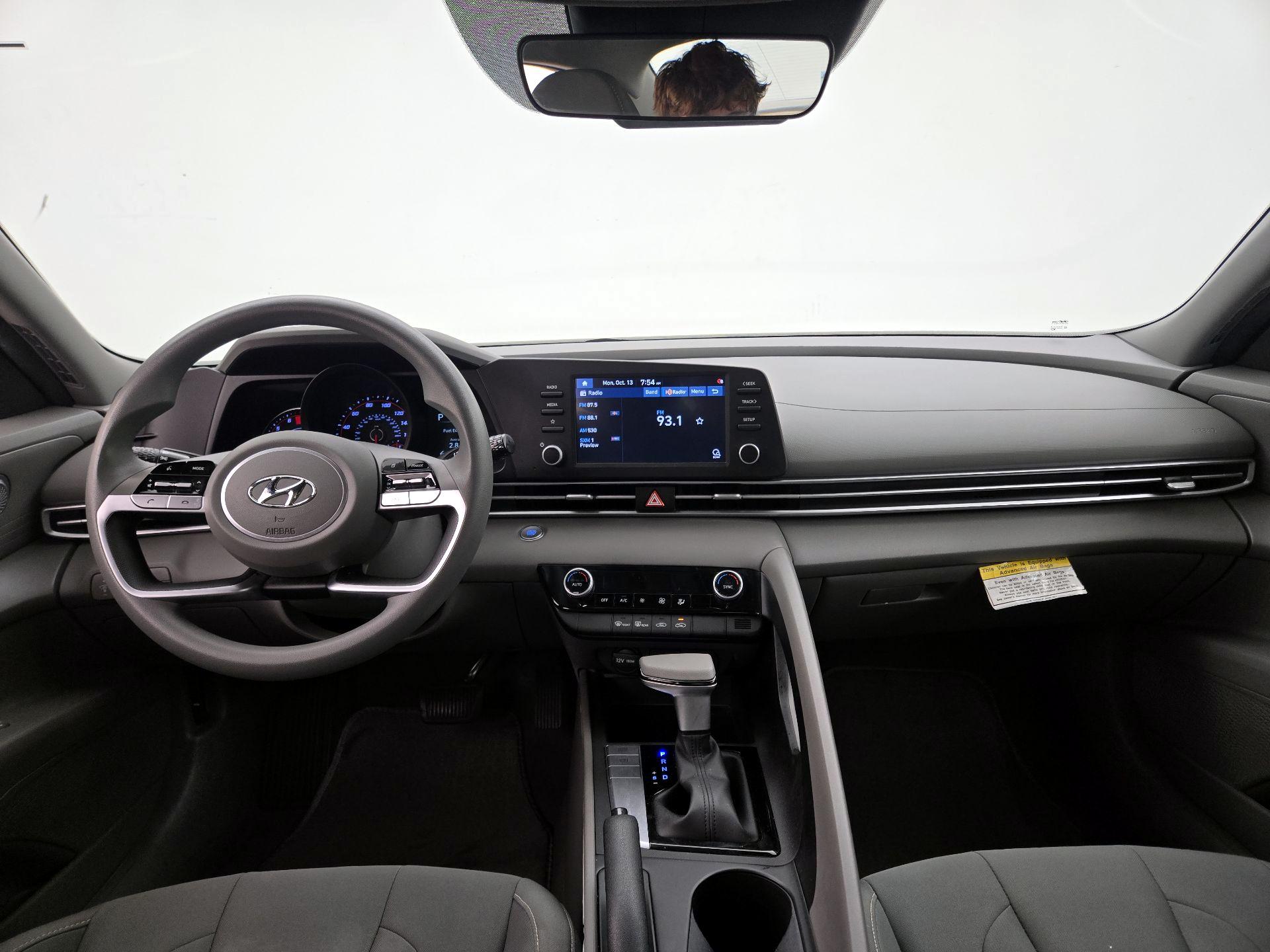 Thumbnail: 2022 Hyundai Elantra - 9