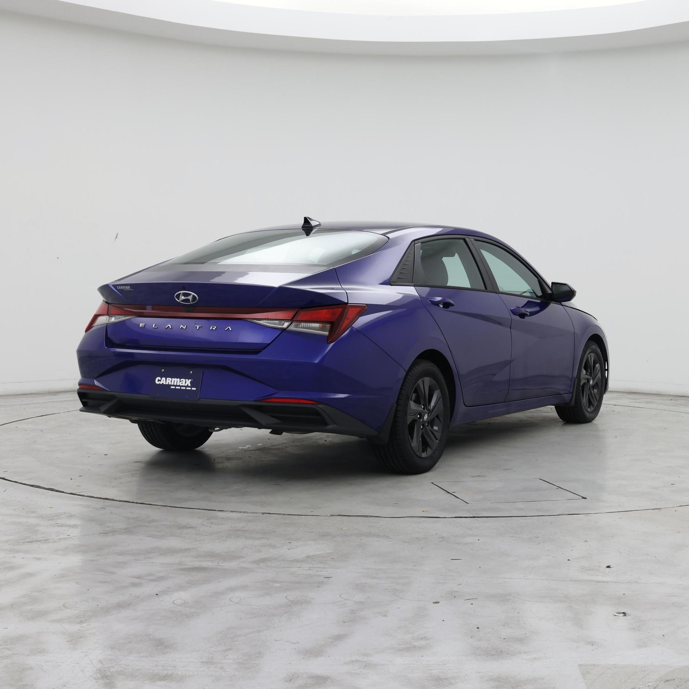 Thumbnail: 2022 Hyundai Elantra - 8