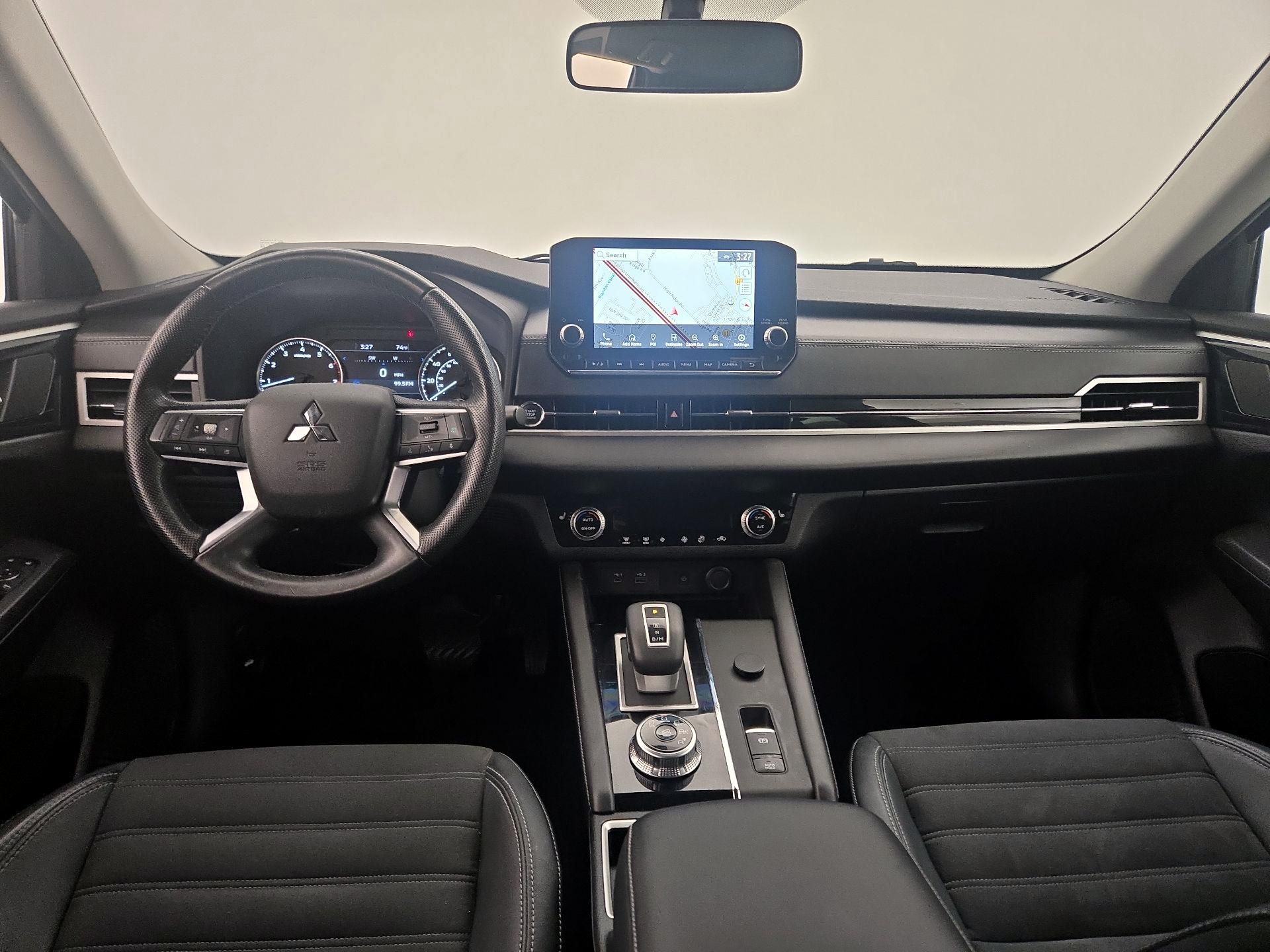 Thumbnail: 2022 Mitsubishi Outlander - 9