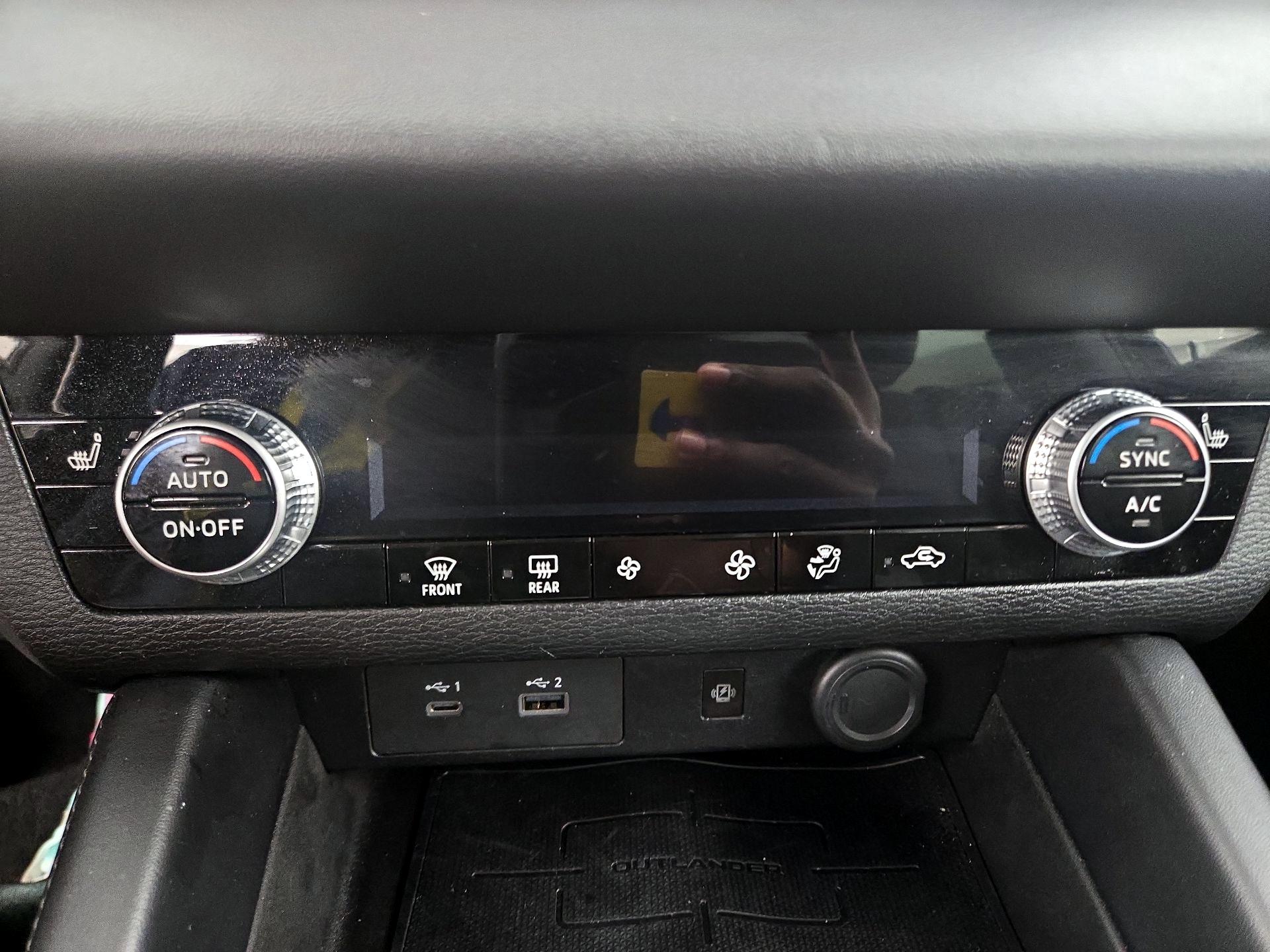 Thumbnail: 2022 Mitsubishi Outlander - 17