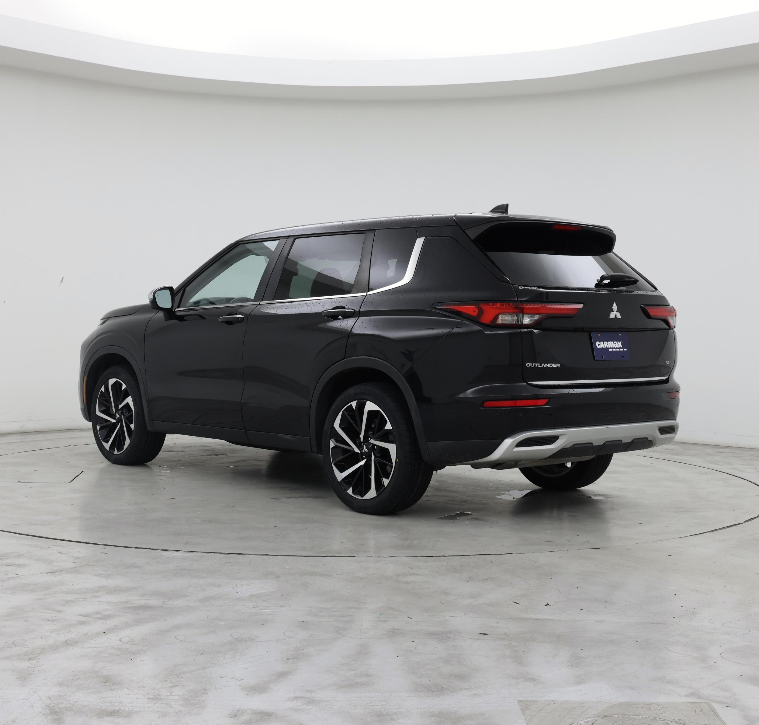 Thumbnail: 2022 Mitsubishi Outlander - 2