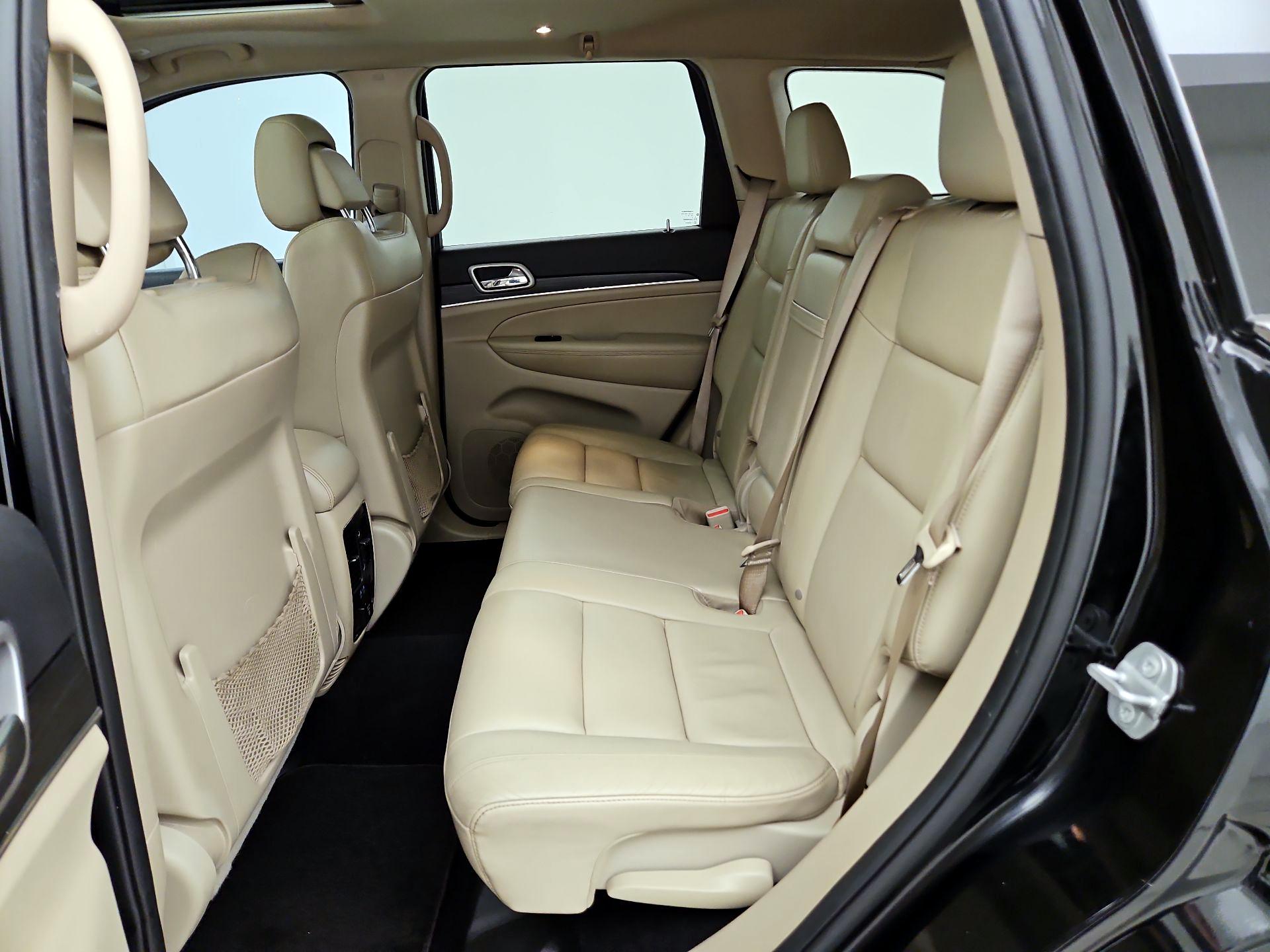 Thumbnail: 2020 Jeep Grand Cherokee - 20