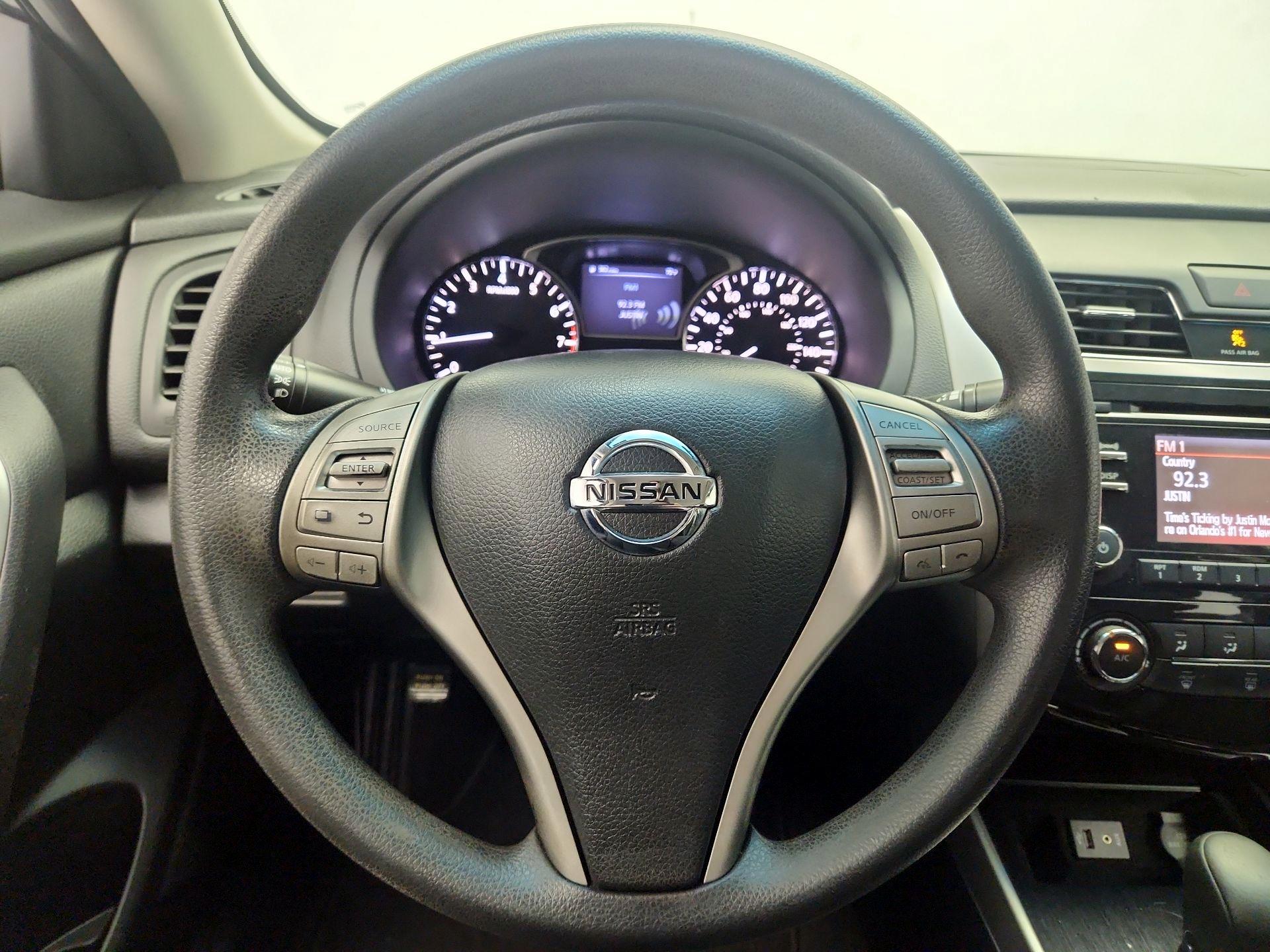 Thumbnail: 2014 Nissan Altima - 10