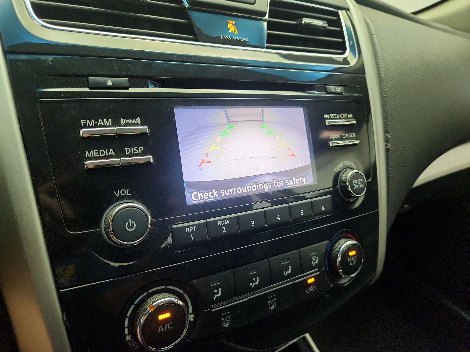 Thumbnail: 2014 Nissan Altima - 14