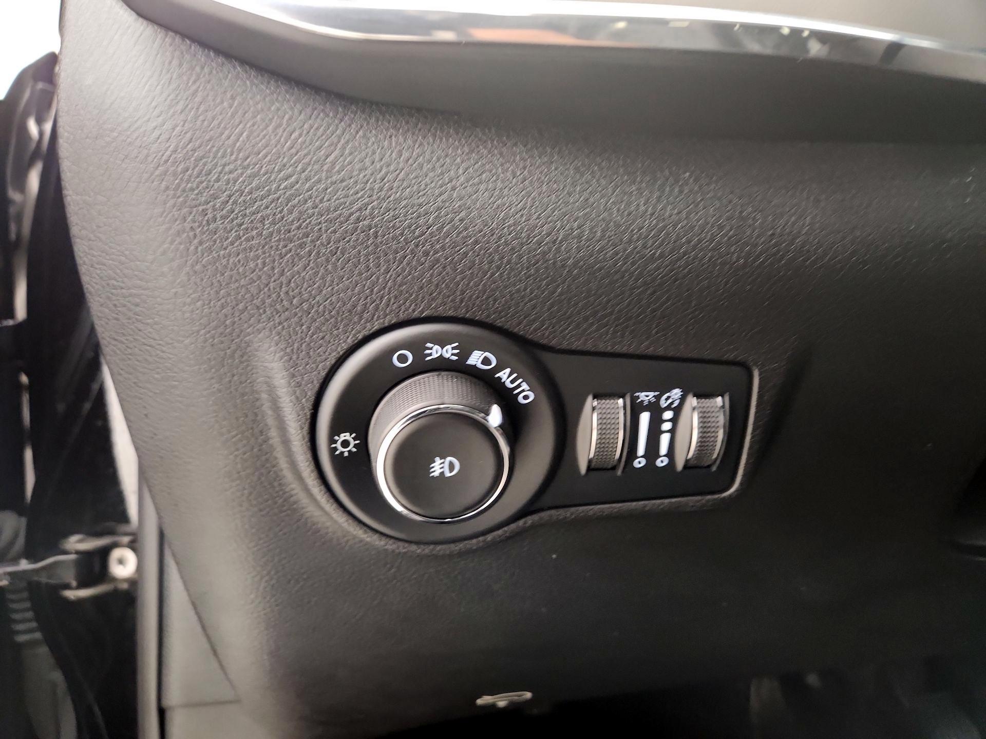 Thumbnail: 2023 Jeep Compass - 13