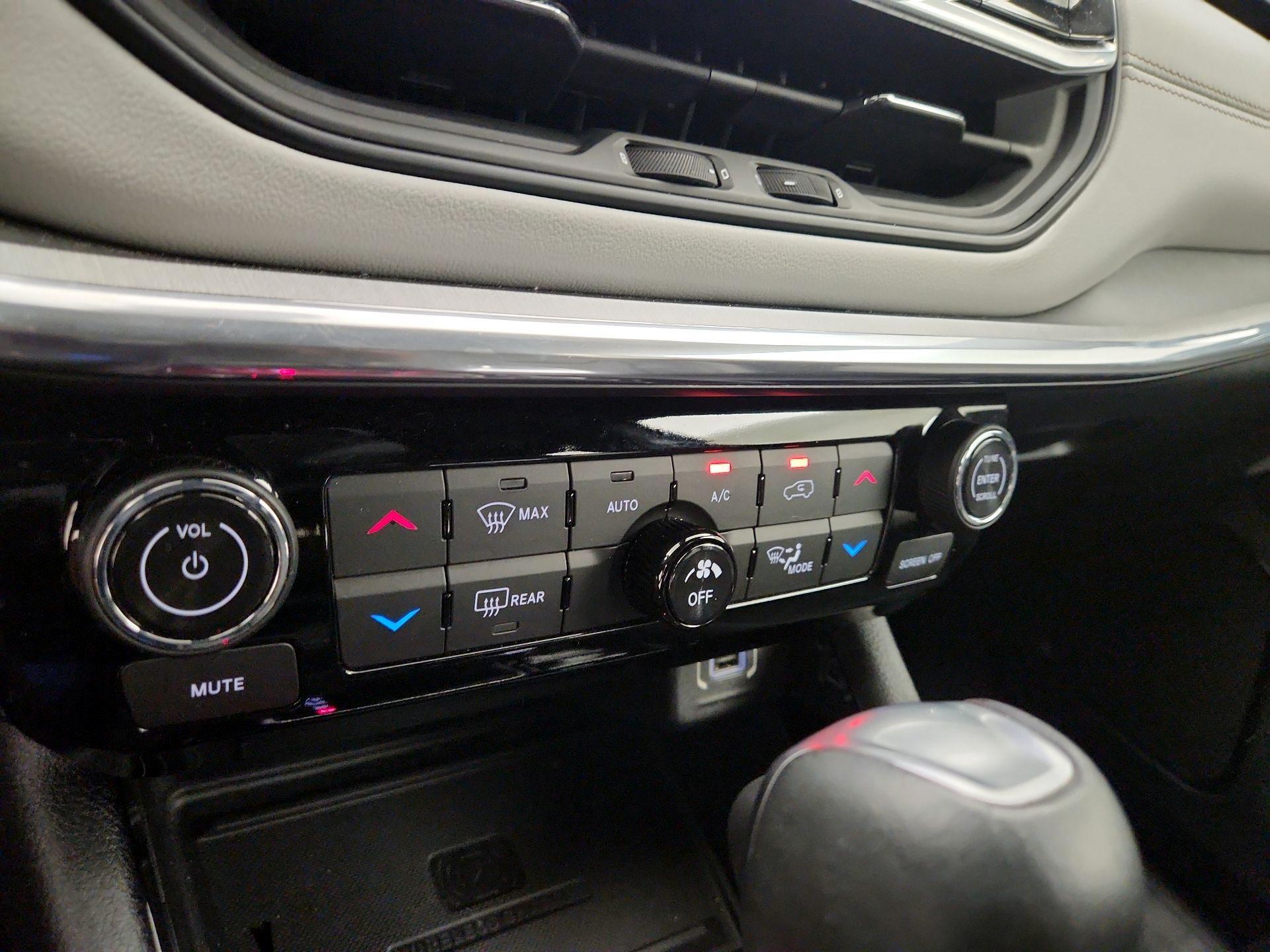 Thumbnail: 2023 Jeep Compass - 17