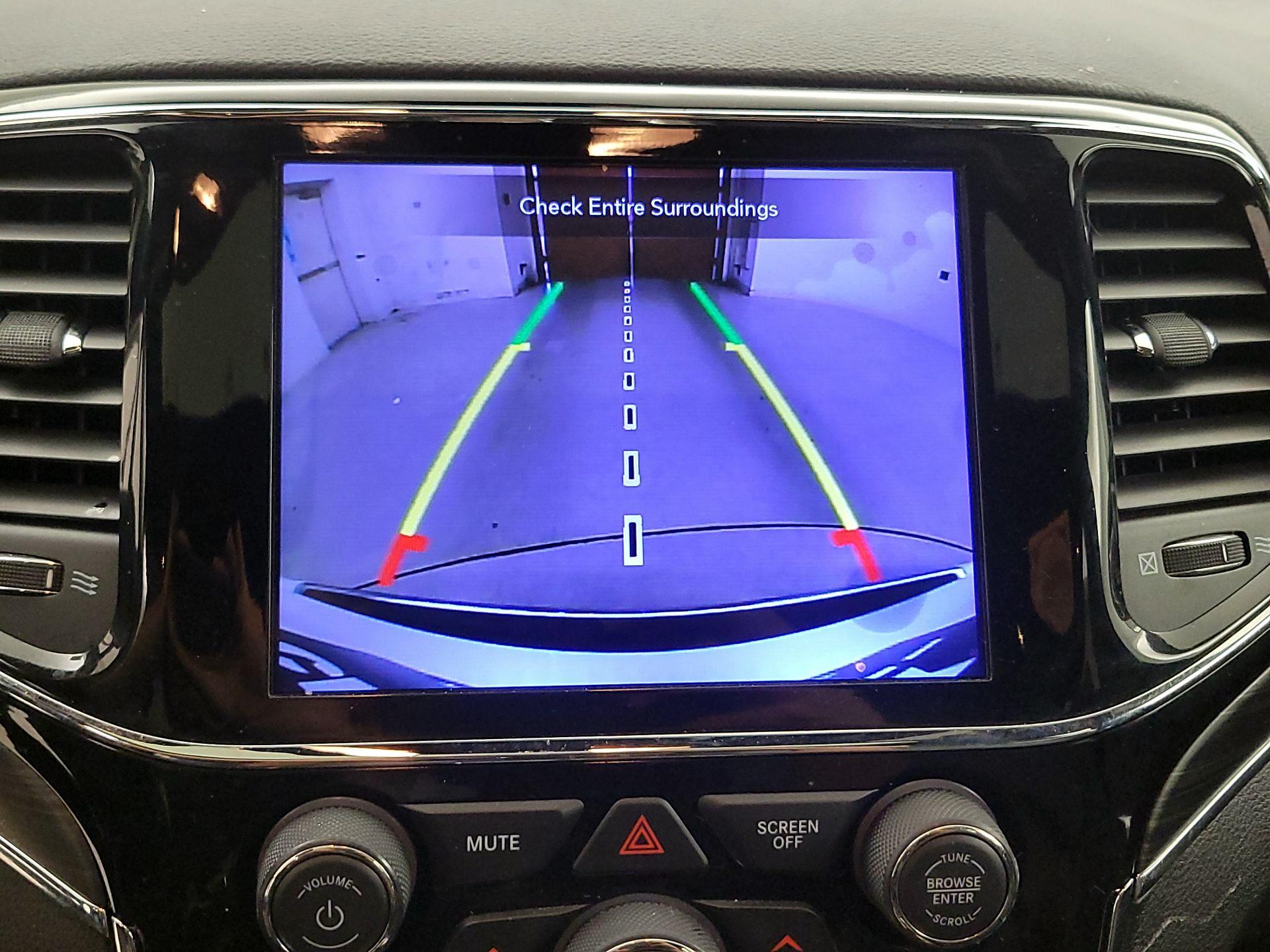 Thumbnail: 2021 Jeep Grand Cherokee - 14