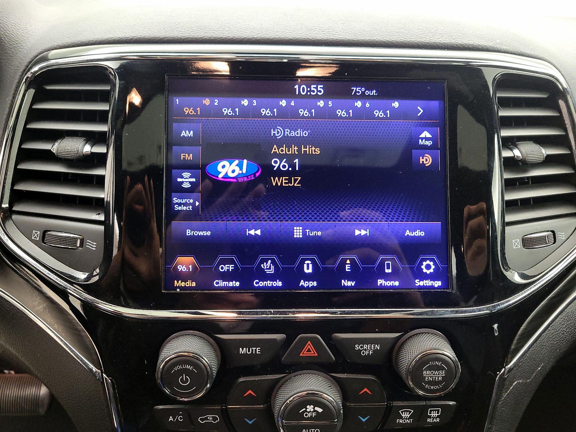 Thumbnail: 2021 Jeep Grand Cherokee - 15