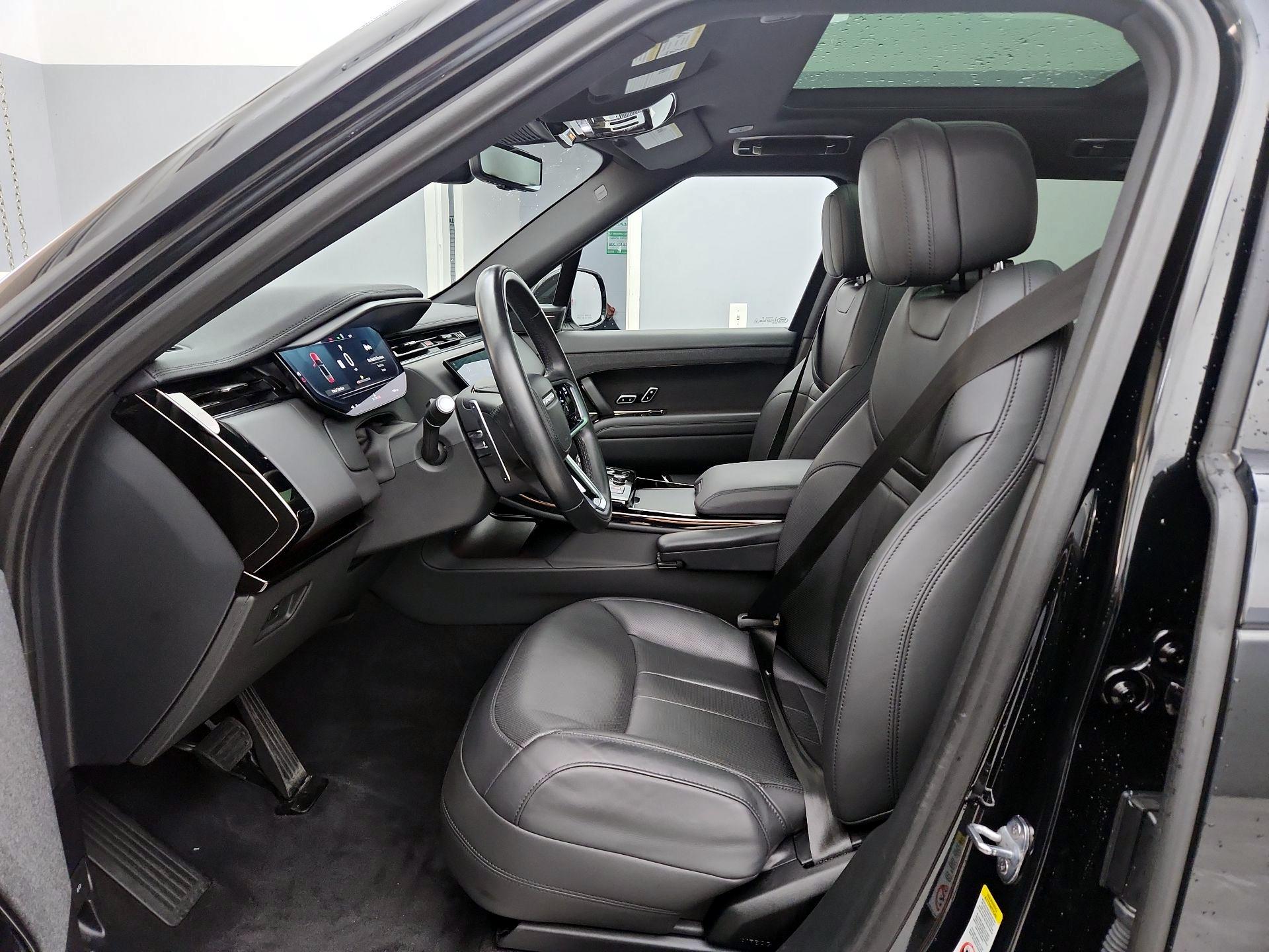 Thumbnail: 2023 Land Rover Range Rover Sport - 11