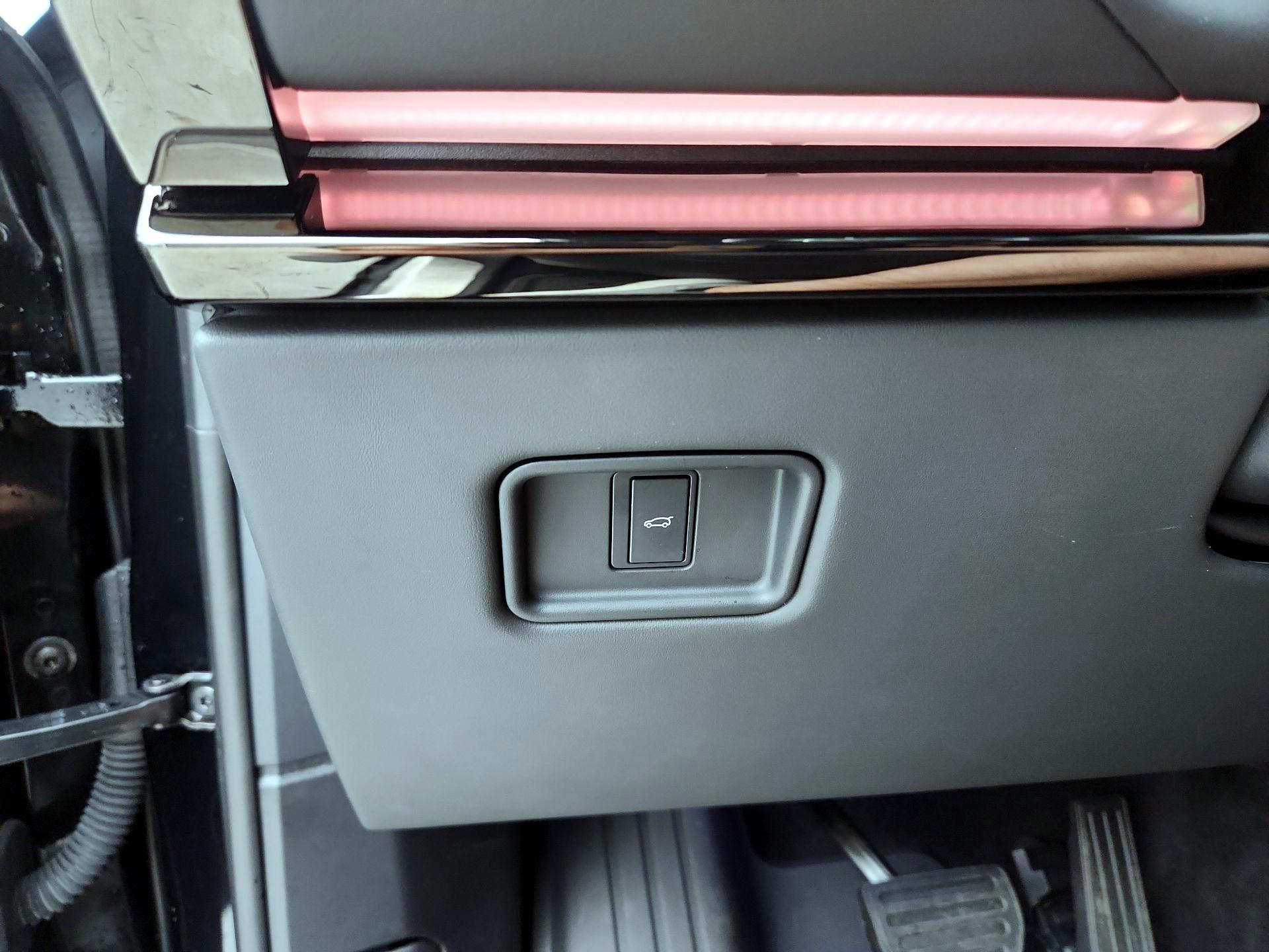 Thumbnail: 2023 Land Rover Range Rover Sport - 13