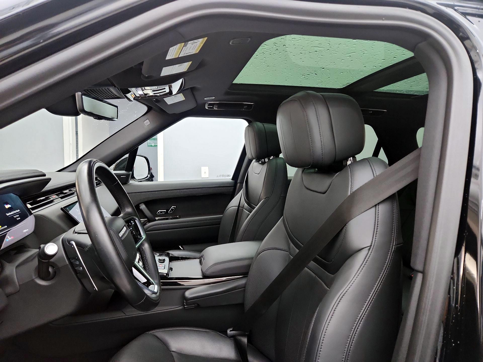 Thumbnail: 2023 Land Rover Range Rover Sport - 18