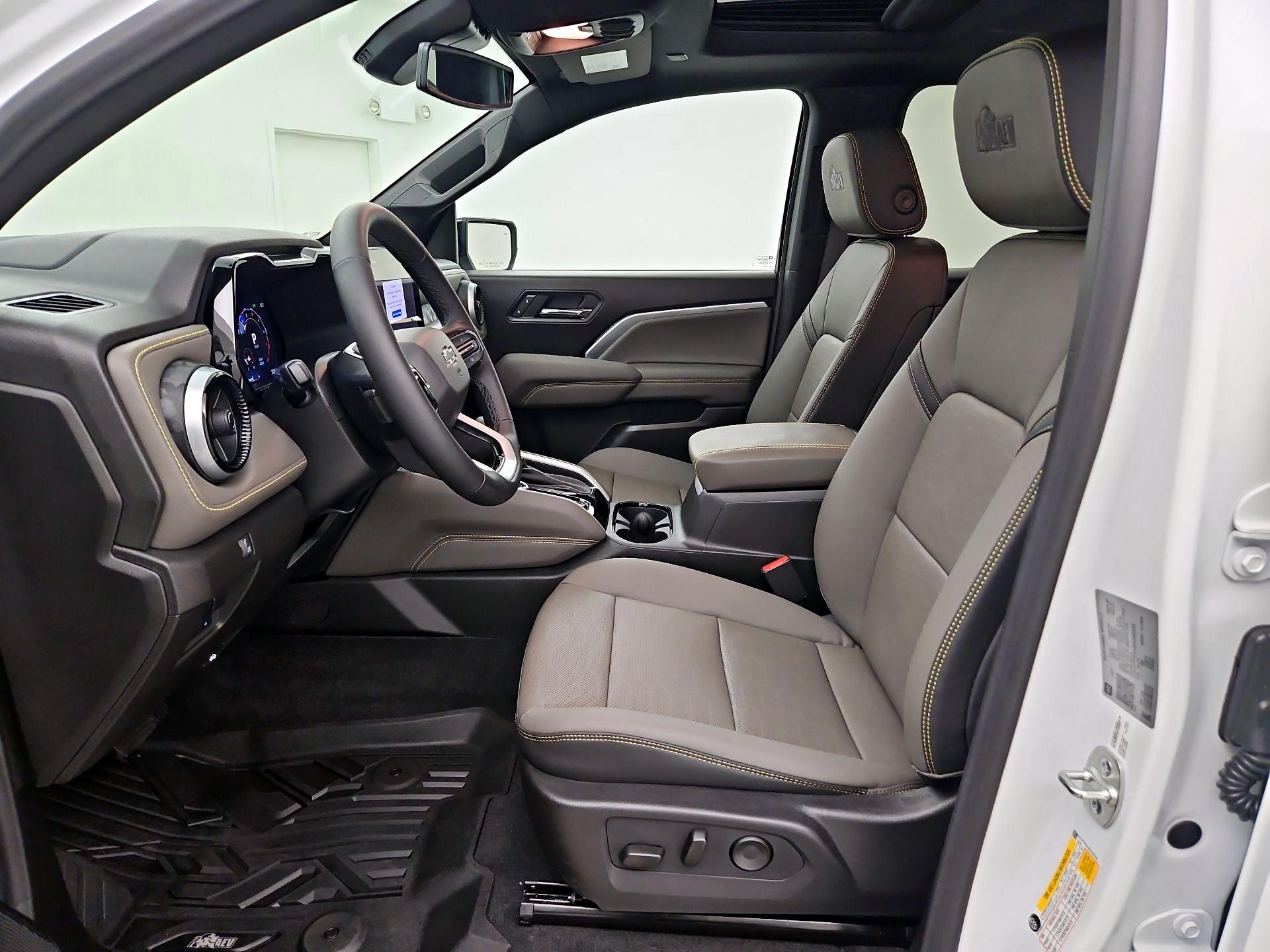 Thumbnail: 2025 Chevrolet Colorado - 11
