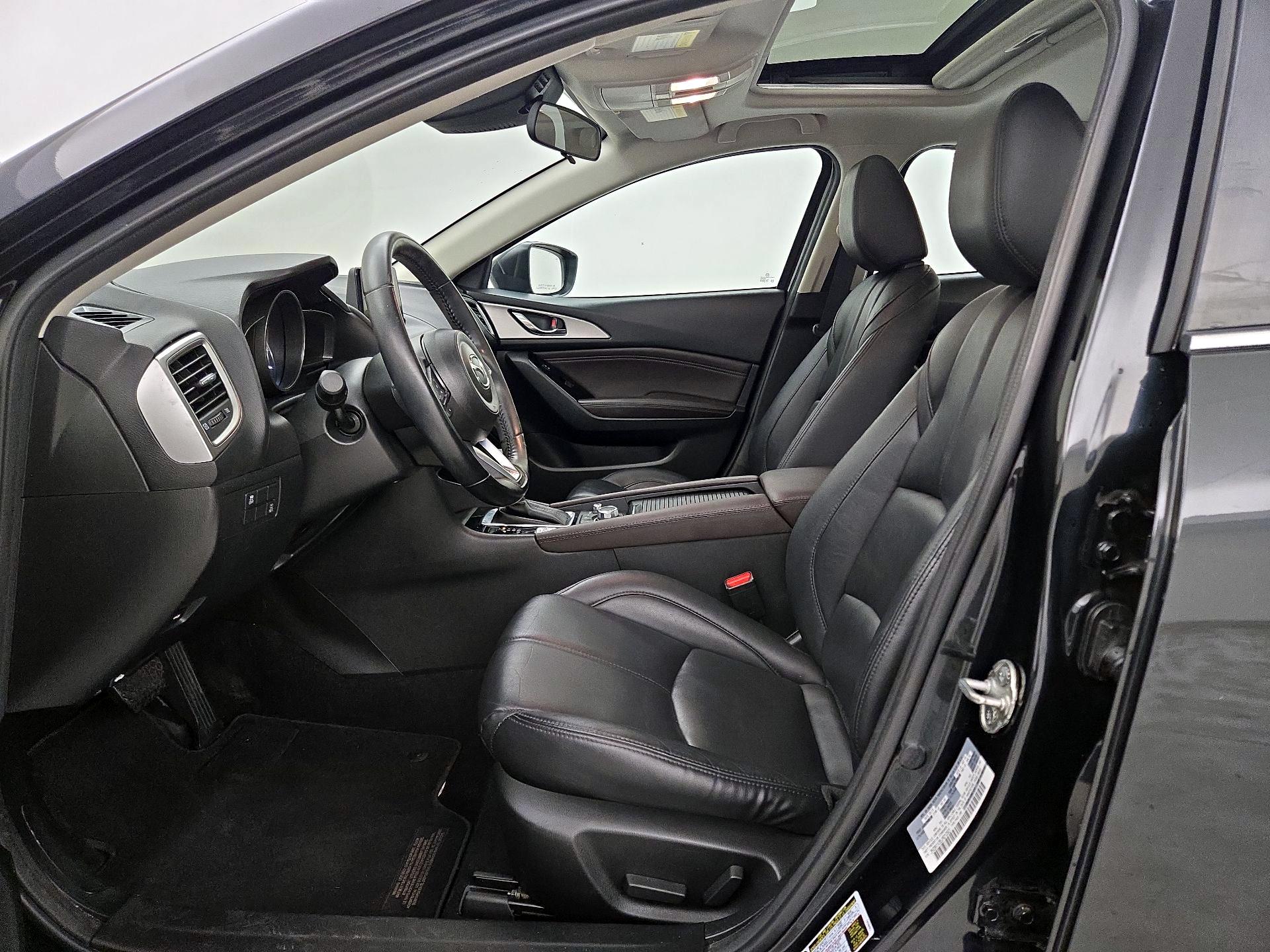 Thumbnail: 2018 Mazda Mazda3 - 11