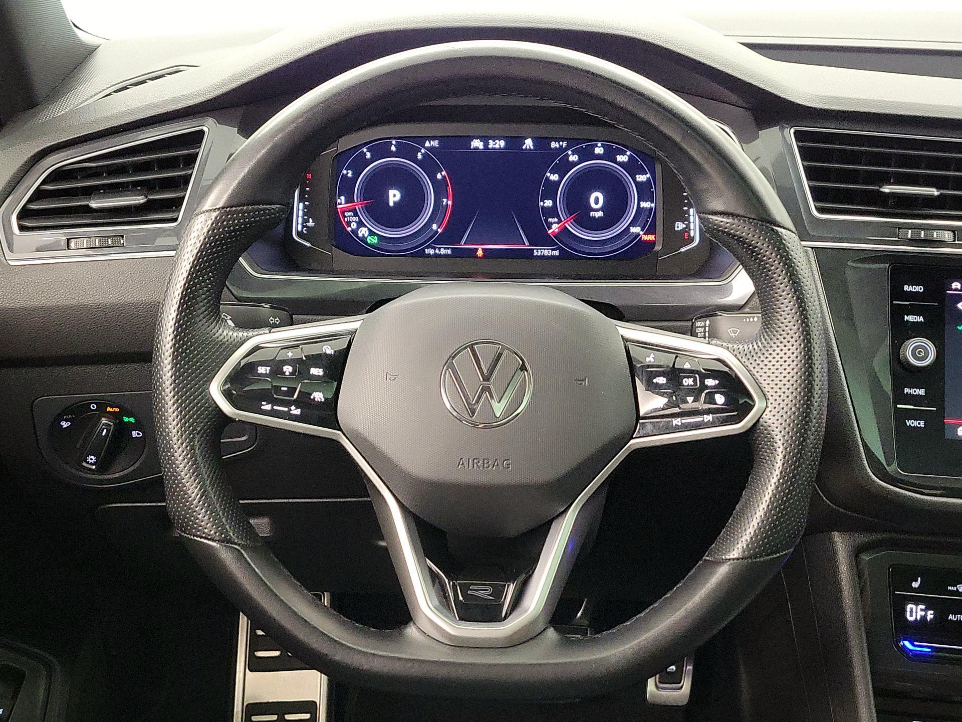 Thumbnail: 2022 Volkswagen Tiguan - 10