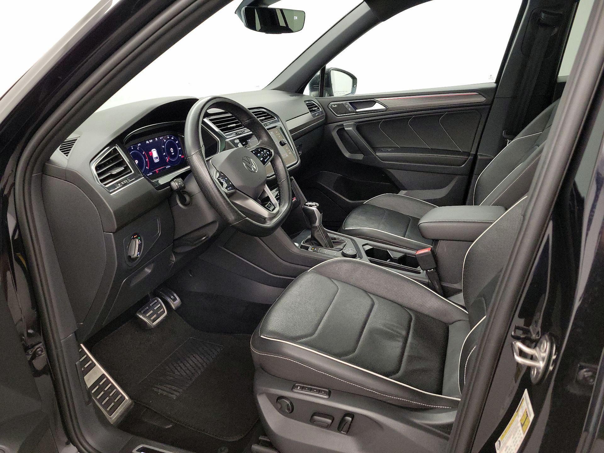 Thumbnail: 2022 Volkswagen Tiguan - 11